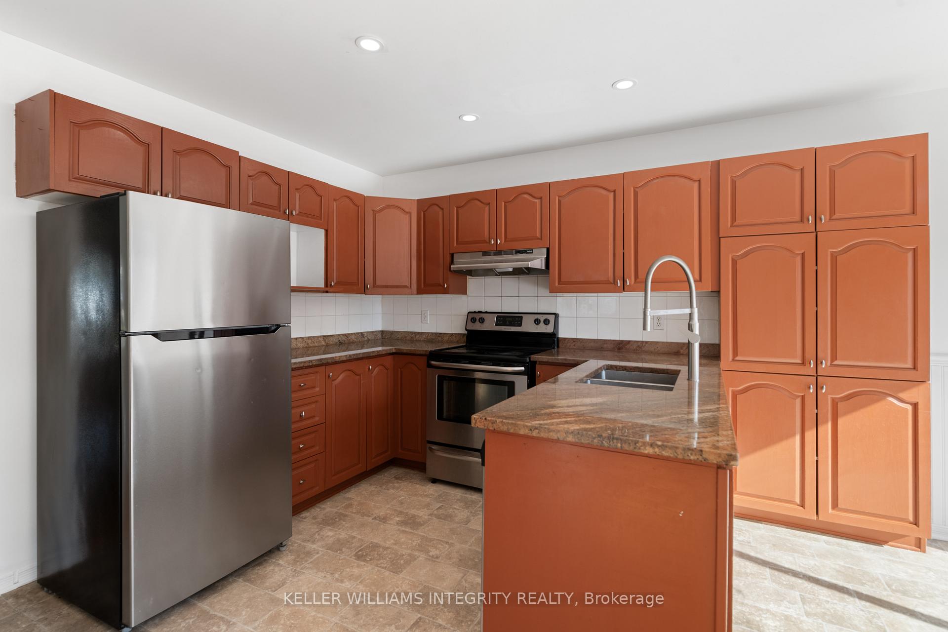 Photo 13 of 2112 Gardenway Drive, Ottawa, Fallingbrook/Gardenway South — HOMEH
