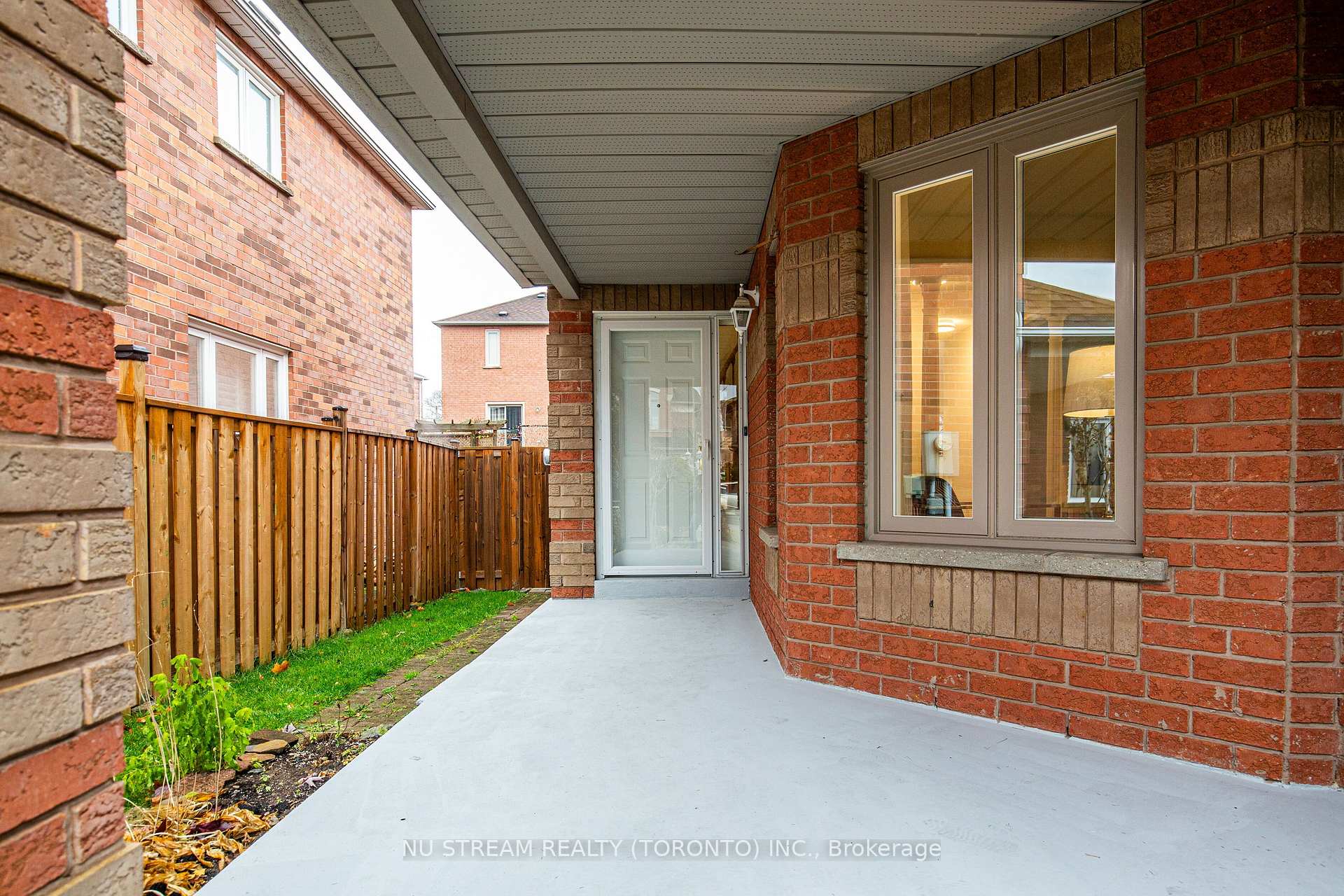 Photo 2 of 1419 Sandhurst Crescent, Pickering, Highbush — HOMEH