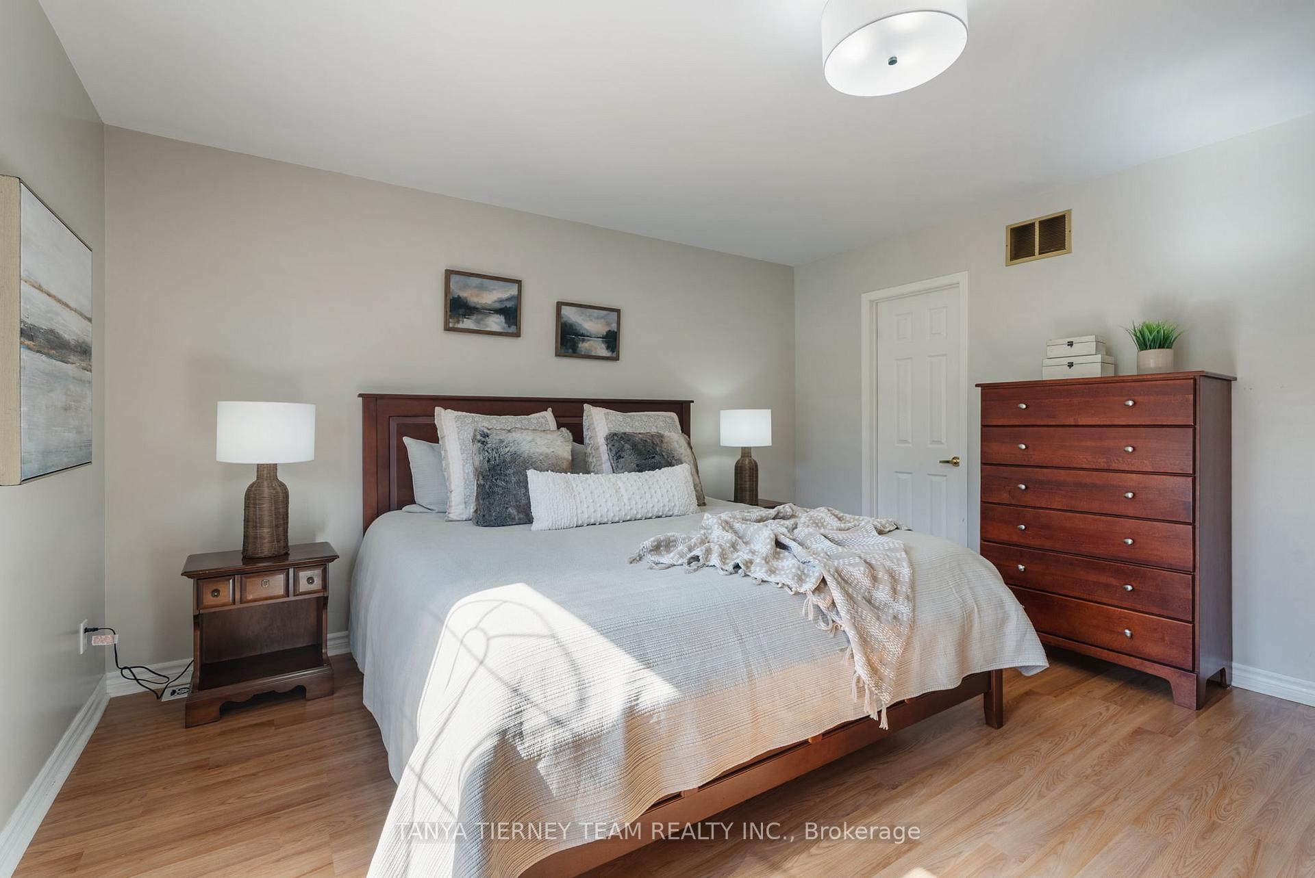 Photo 21 of 45 Limestone Crescent, Whitby, Pringle Creek — HOMEH