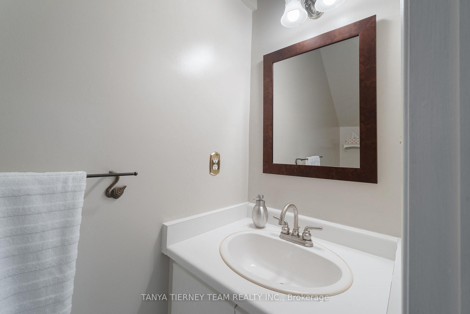 Photo 31 of 45 Limestone Crescent, Whitby, Pringle Creek — HOMEH