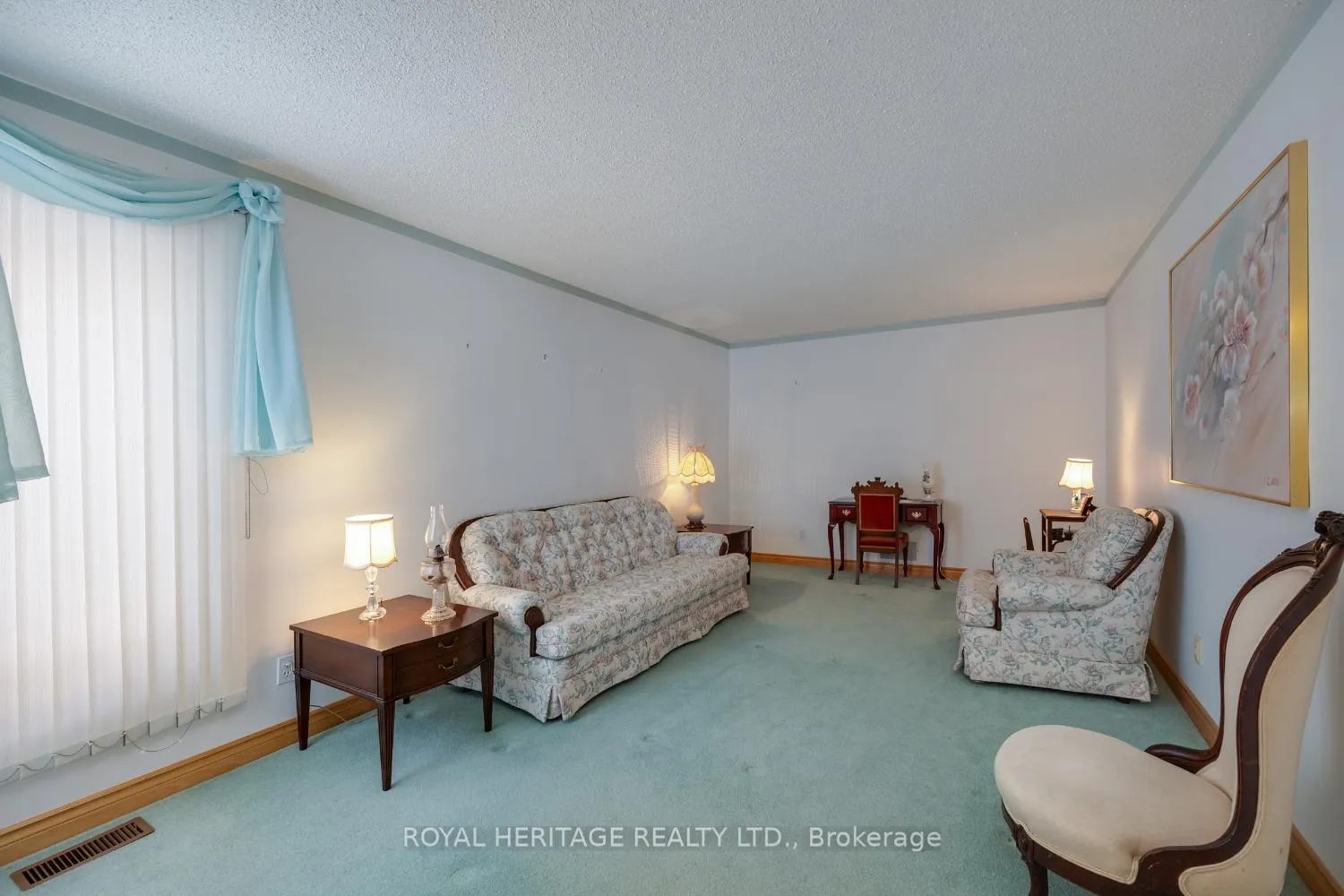 Photo 9 of 31 Wellington Street, Brock, Beaverton — HOMEH