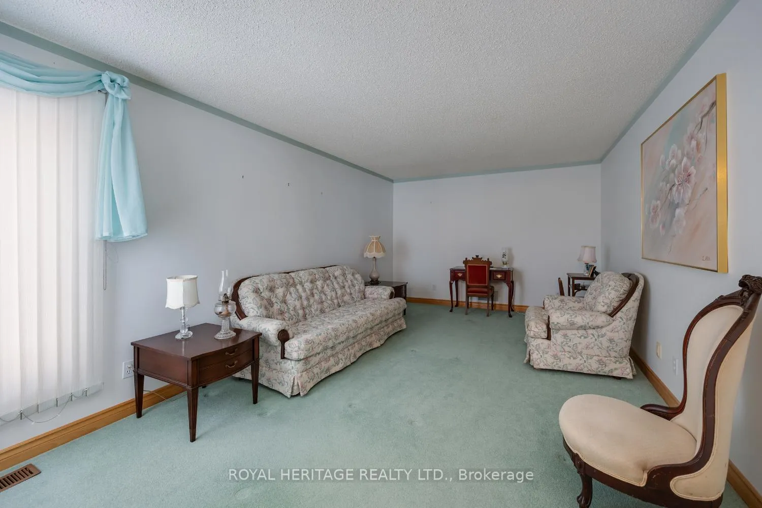 Photo 11 of 31 Wellington Street, Brock, Beaverton — HOMEH