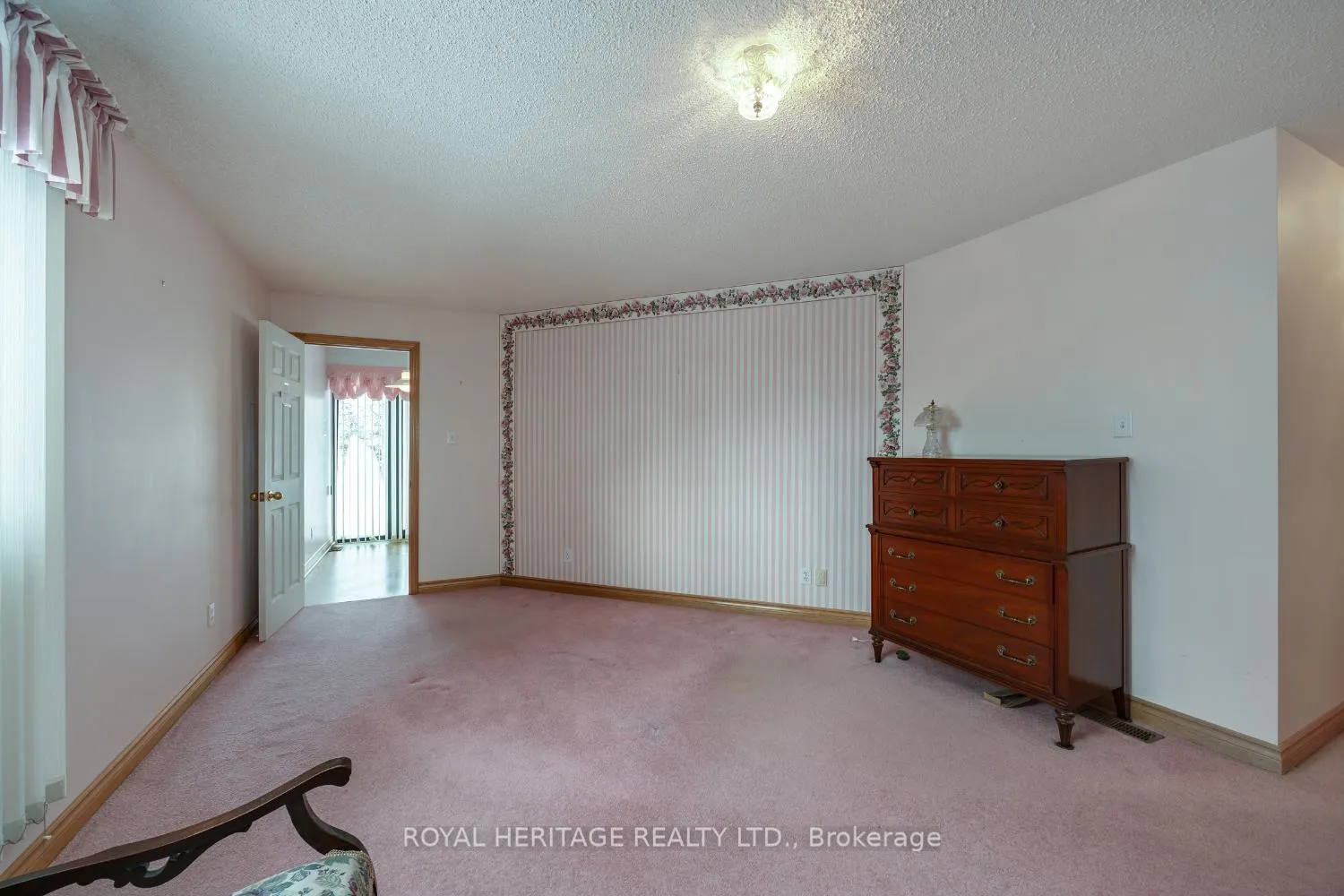Photo 19 of 31 Wellington Street, Brock, Beaverton — HOMEH