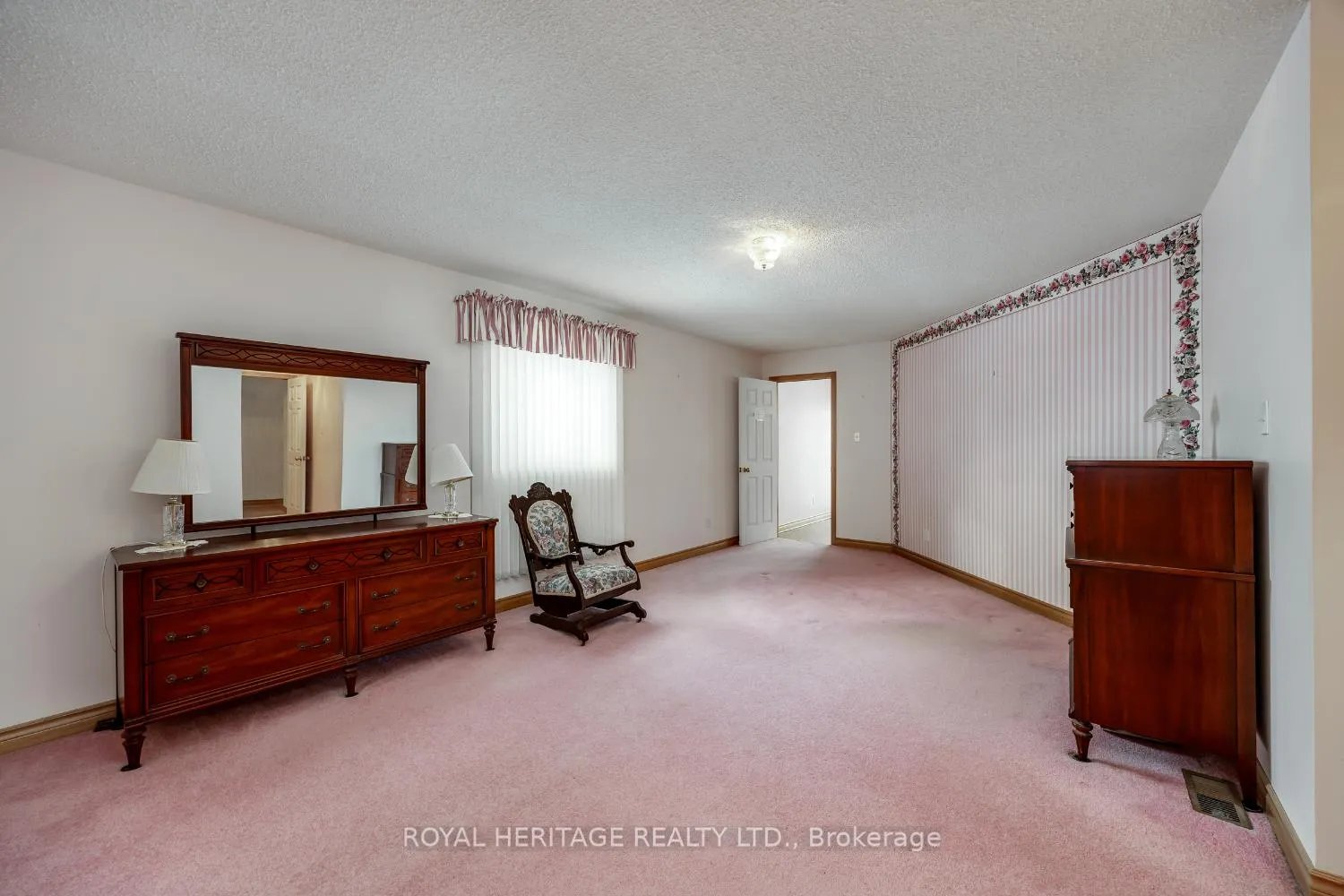Photo 20 of 31 Wellington Street, Brock, Beaverton — HOMEH