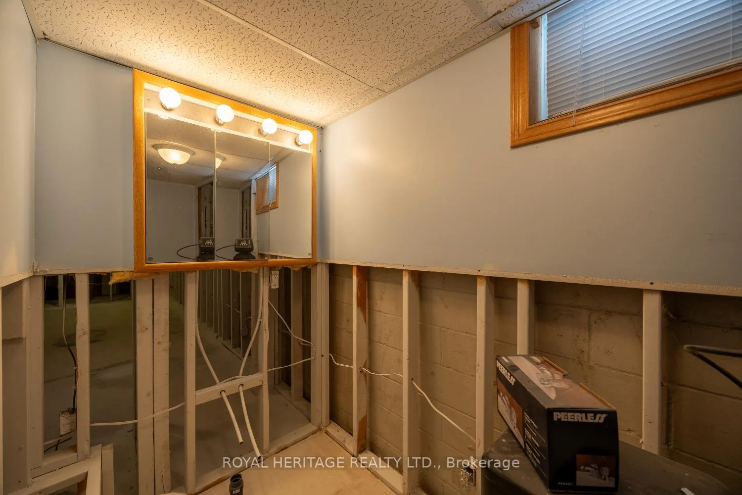 Photo 34 of 31 Wellington Street, Brock, Beaverton — HOMEH