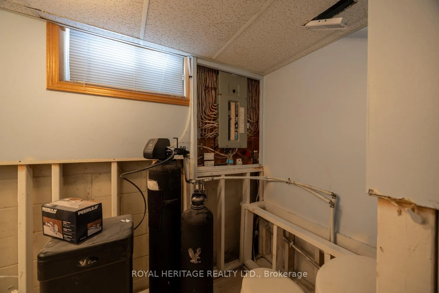 Photo 35 of 31 Wellington Street, Brock, Beaverton — HOMEH