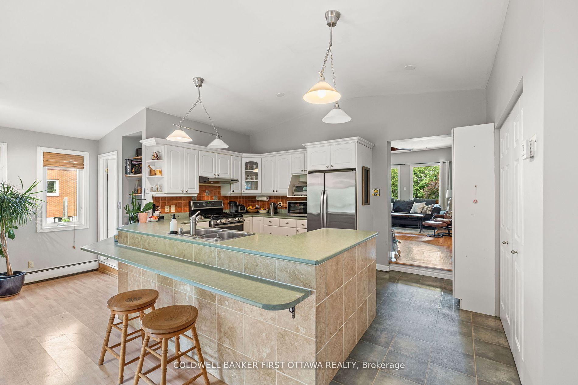 Photo 13 of 2704 Don Street, Ottawa, Britannia — HOMEH