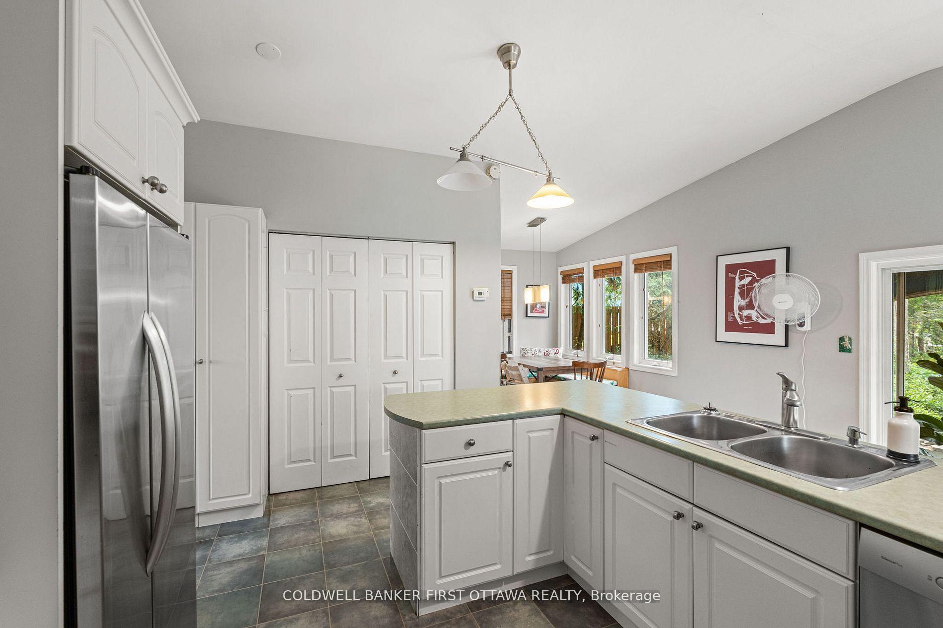Photo 16 of 2704 Don Street, Ottawa, Britannia — HOMEH