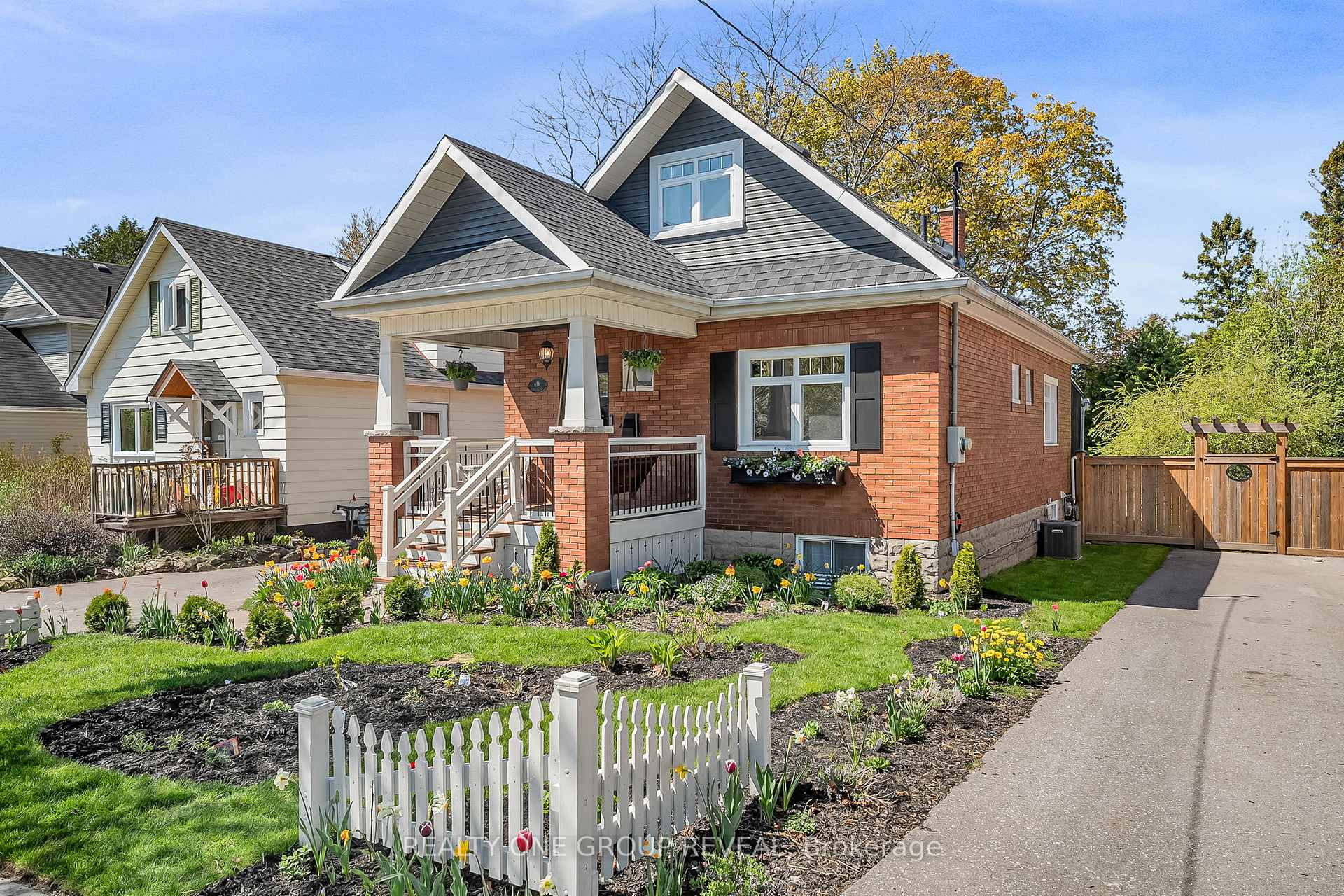 Photo 2 of 616 Somerville Avenue, Oshawa, O'Neill — HOMEH