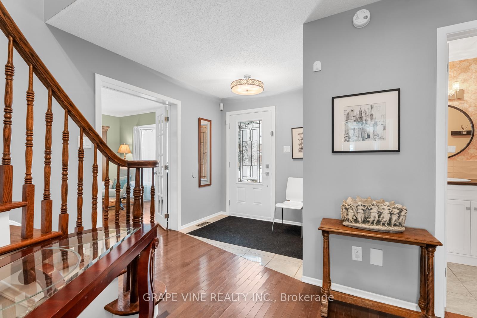 Photo 3 of 1874 Leclair Crescent, Ottawa, Queenswood Heights South — HOMEH