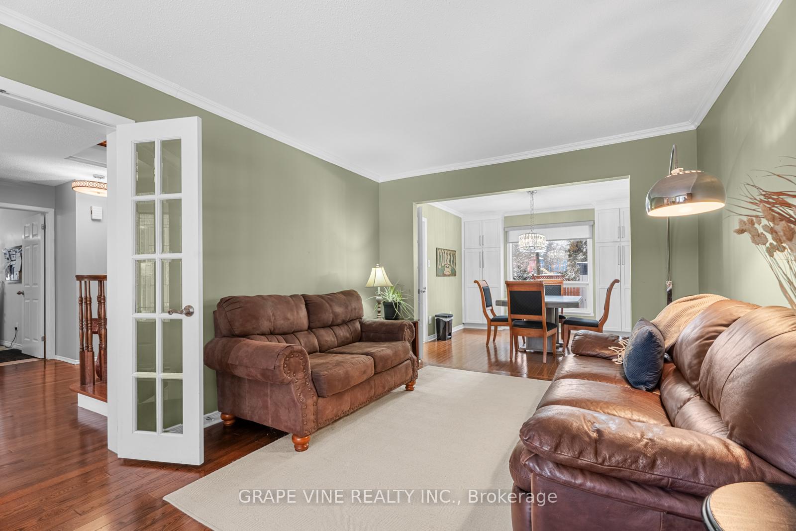 Photo 7 of 1874 Leclair Crescent, Ottawa, Queenswood Heights South — HOMEH