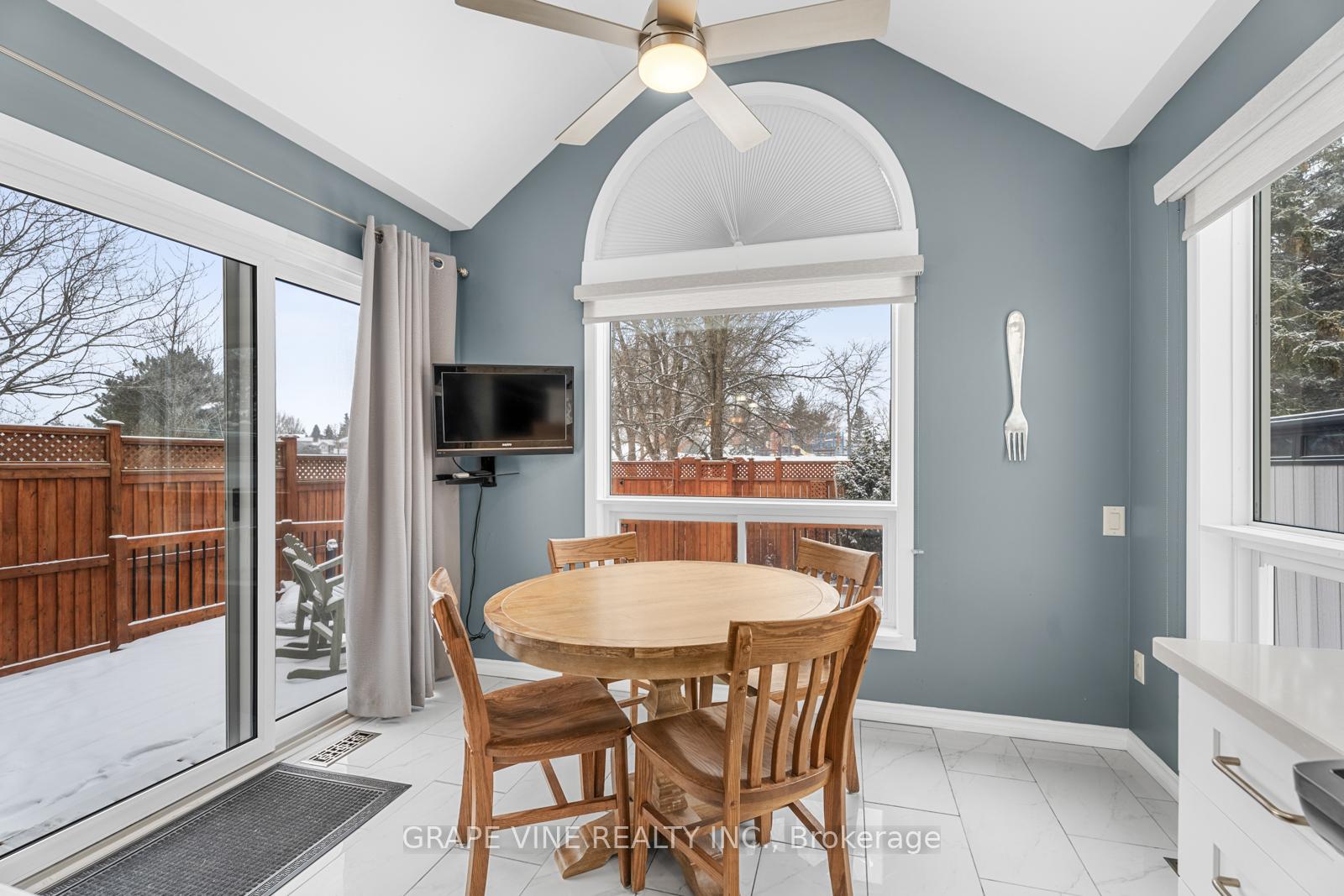 Photo 17 of 1874 Leclair Crescent, Ottawa, Queenswood Heights South — HOMEH