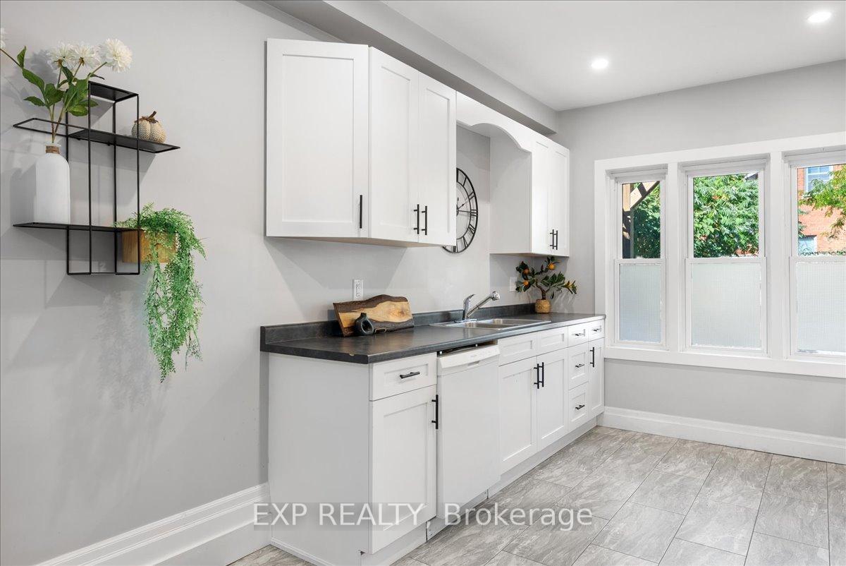 Photo 10 of 468 Charlotte Street, Peterborough, Town Ward 3 — HOMEH