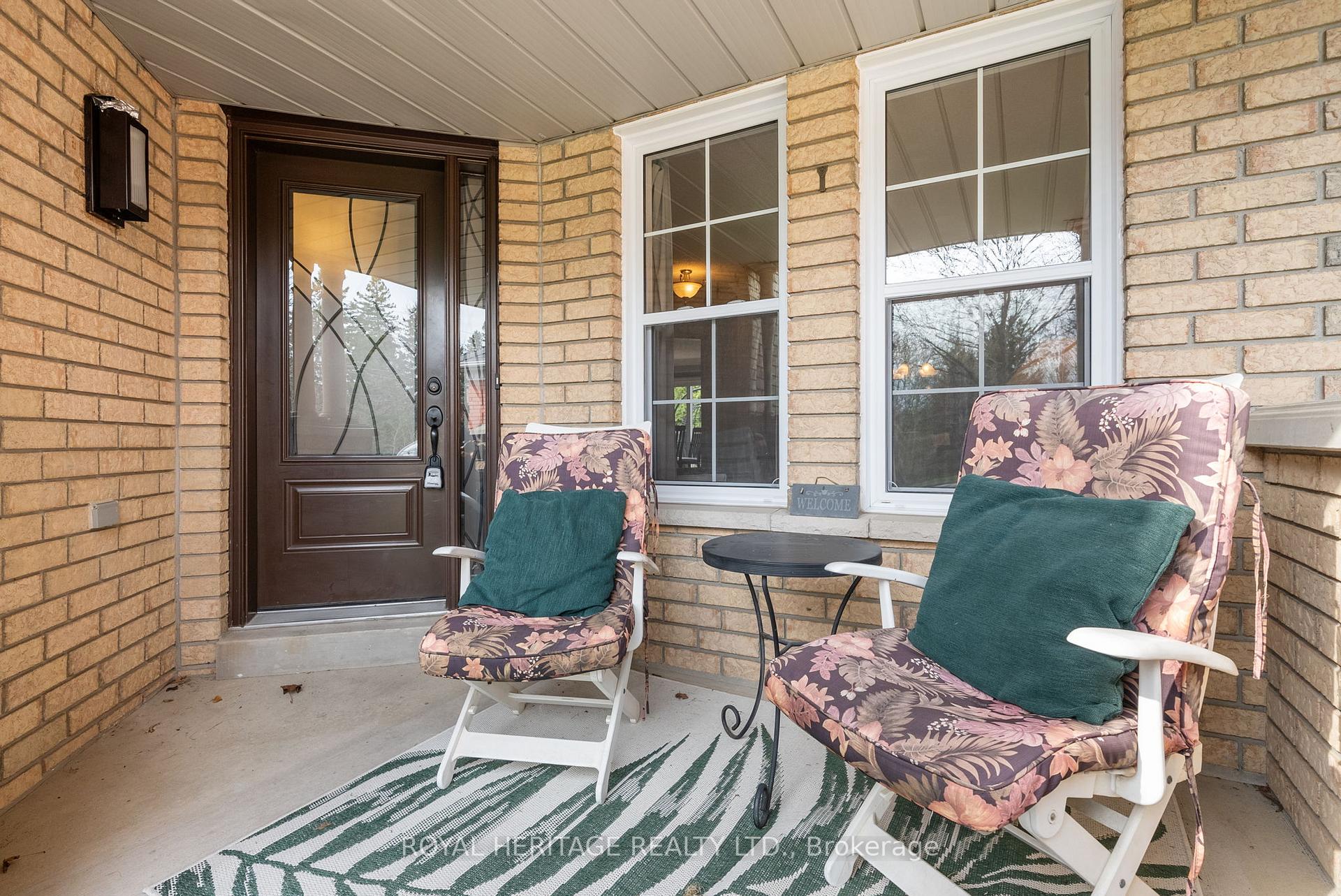 Photo 4 of 21 Dalebrooke Crescent, Whitby, Williamsburg — HOMEH