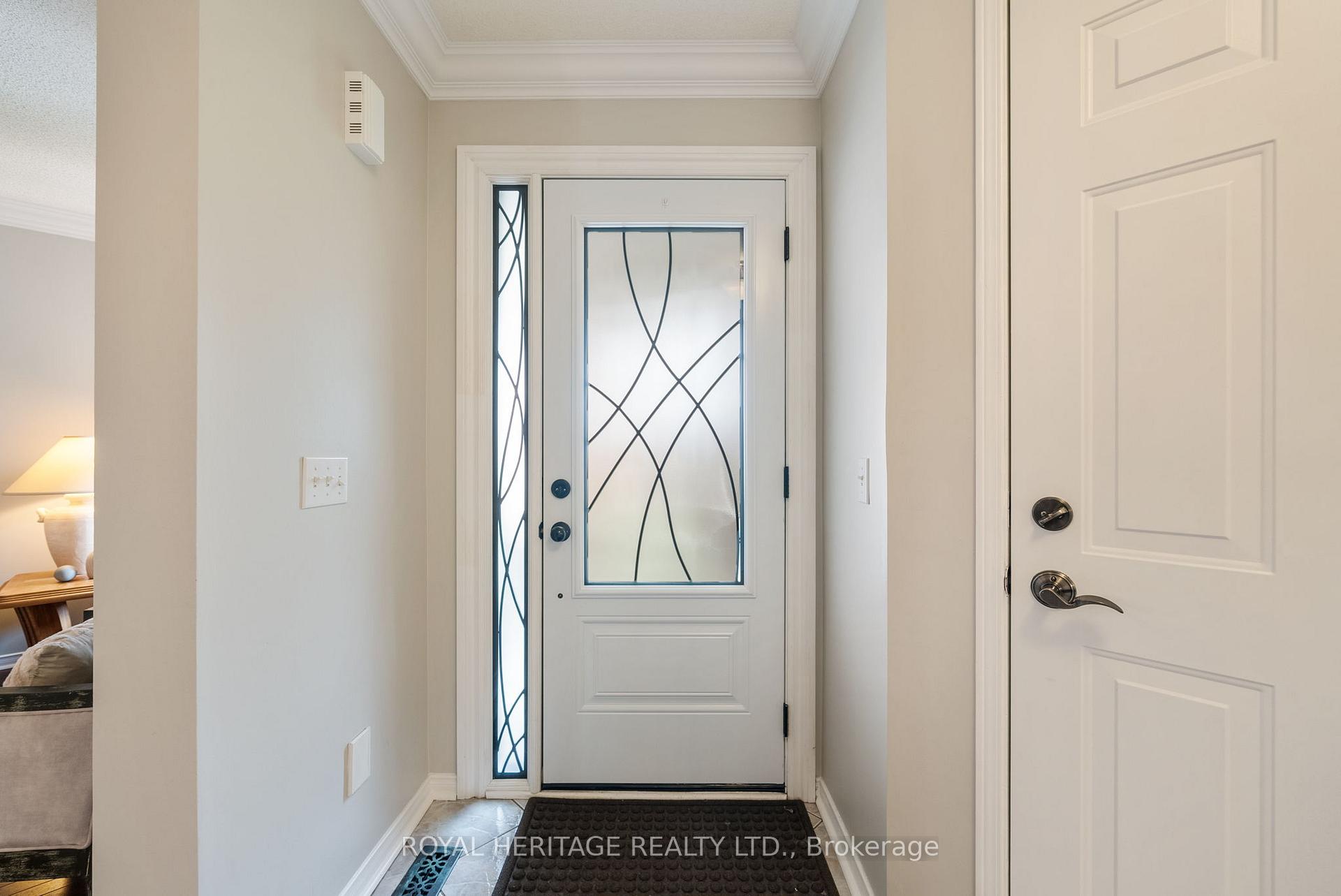 Photo 5 of 21 Dalebrooke Crescent, Whitby, Williamsburg — HOMEH