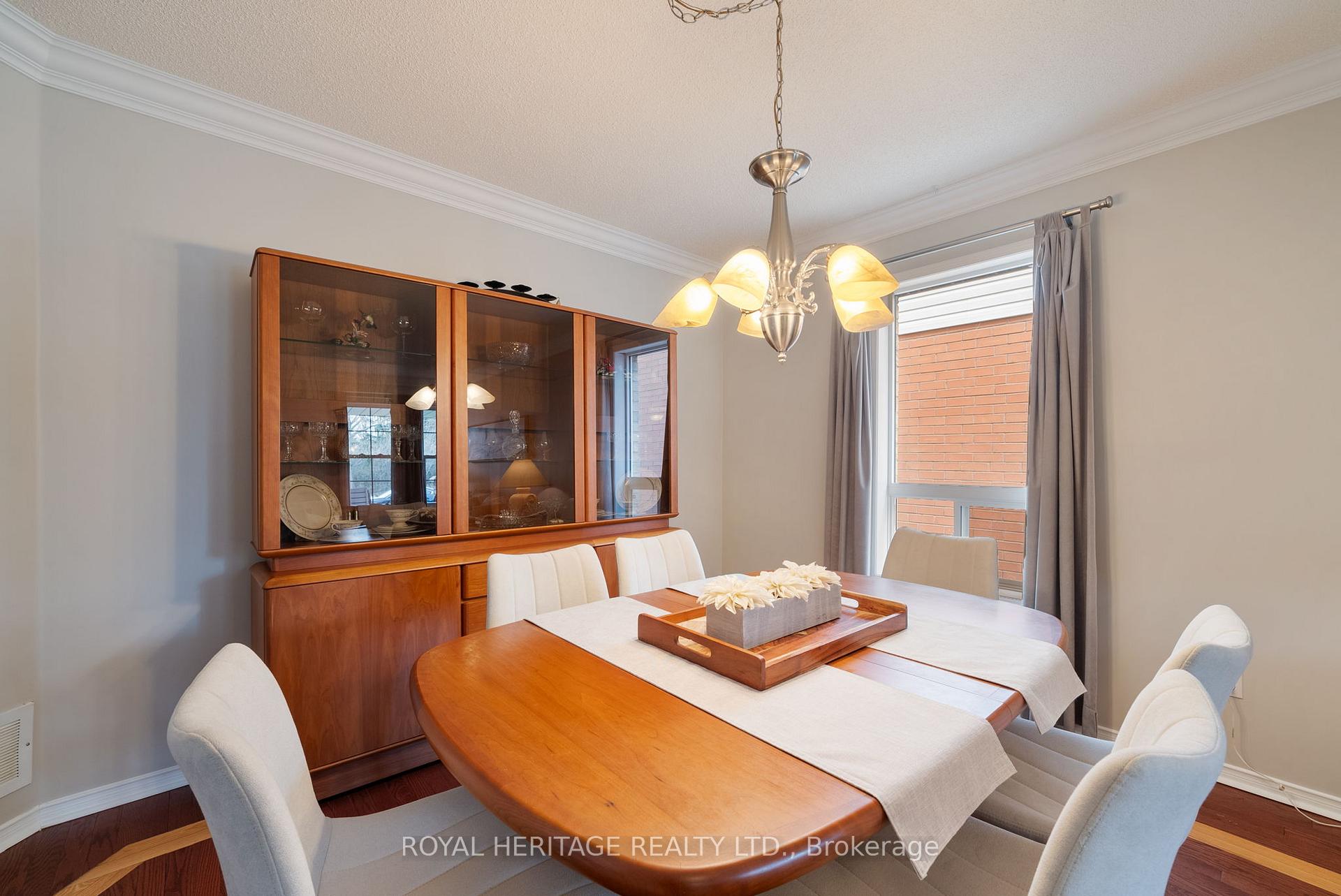Photo 11 of 21 Dalebrooke Crescent, Whitby, Williamsburg — HOMEH