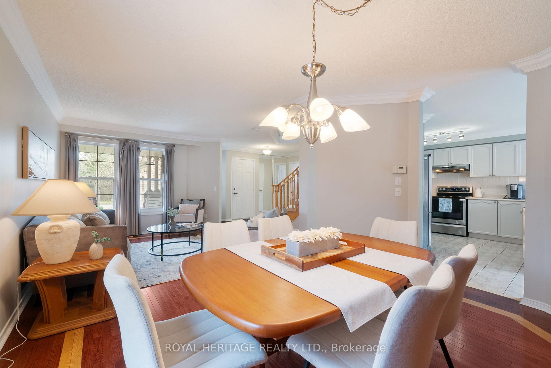 Photo 13 of 21 Dalebrooke Crescent, Whitby, Williamsburg — HOMEH