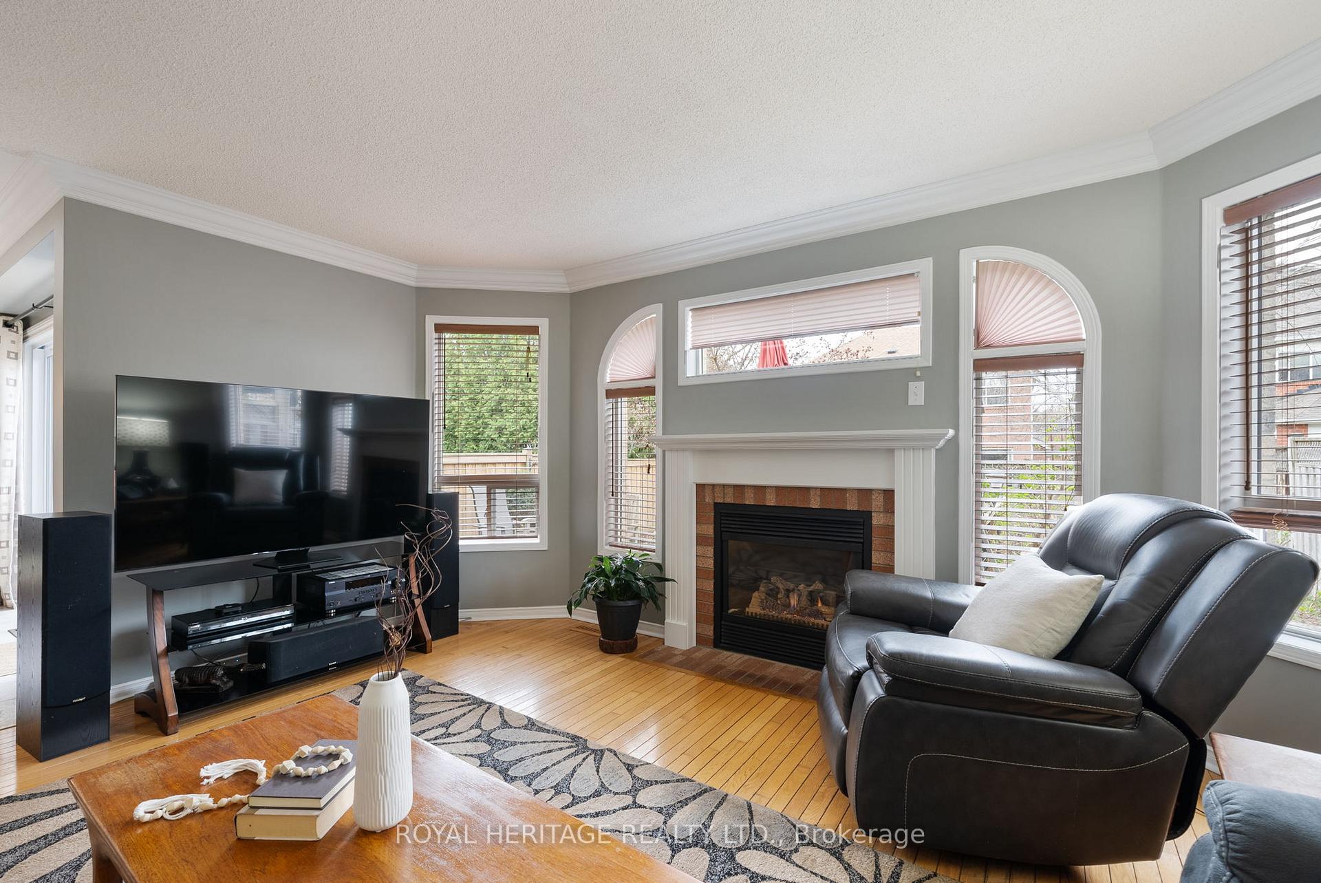 Photo 22 of 21 Dalebrooke Crescent, Whitby, Williamsburg — HOMEH