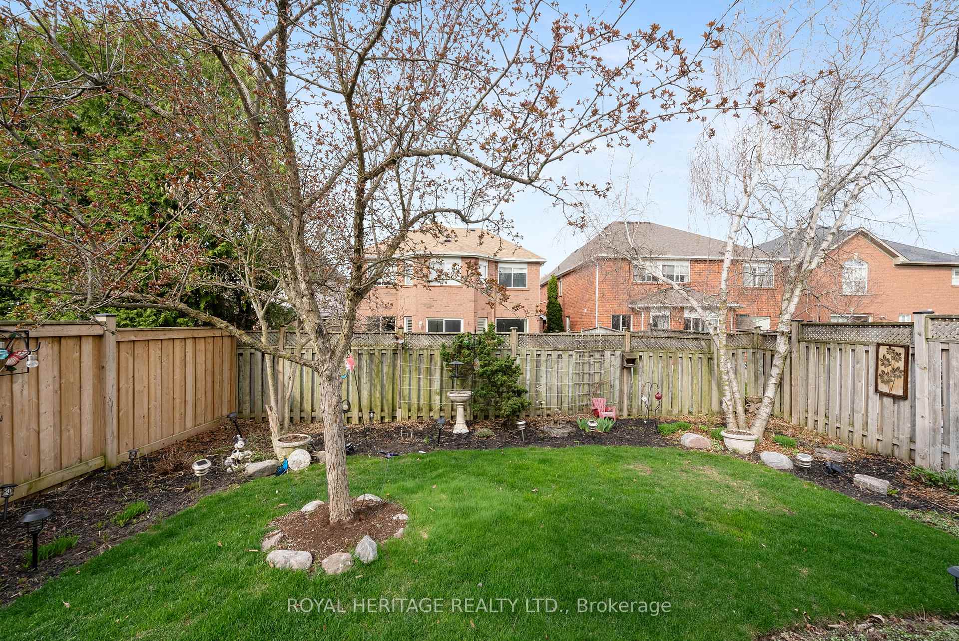Photo 48 of 21 Dalebrooke Crescent, Whitby, Williamsburg — HOMEH