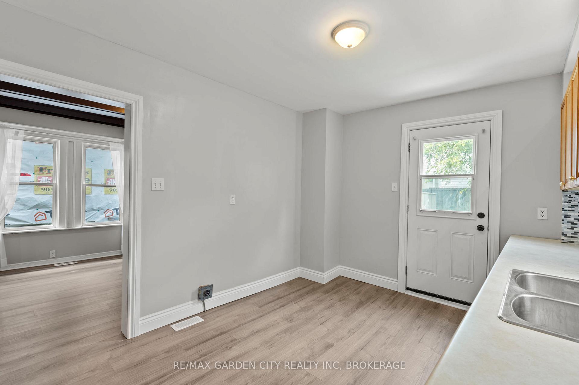 Photo 9 of 60 John Street, Welland, Welland Downtown — HOMEH