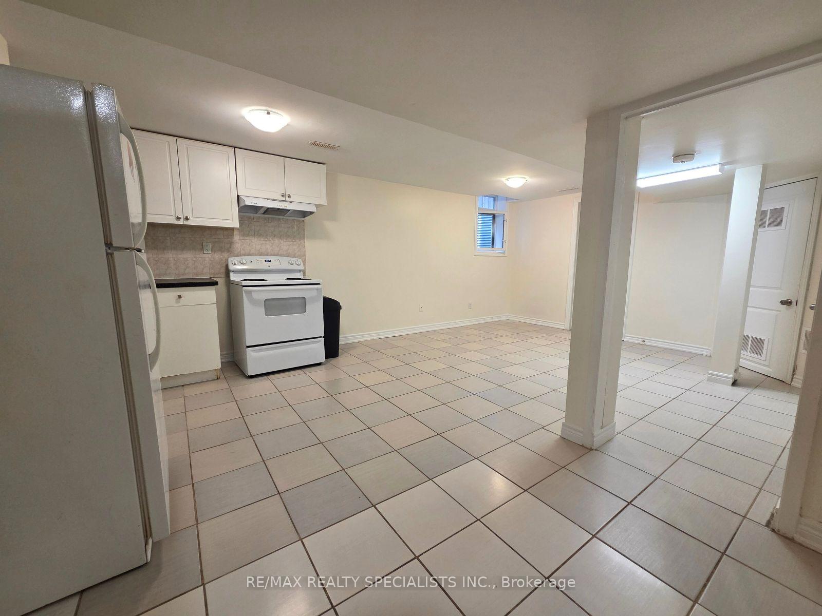 Photo 3 of Unit BSMT, 47 Glenmanor Drive, Brampton, Heart Lake West — HOMEH