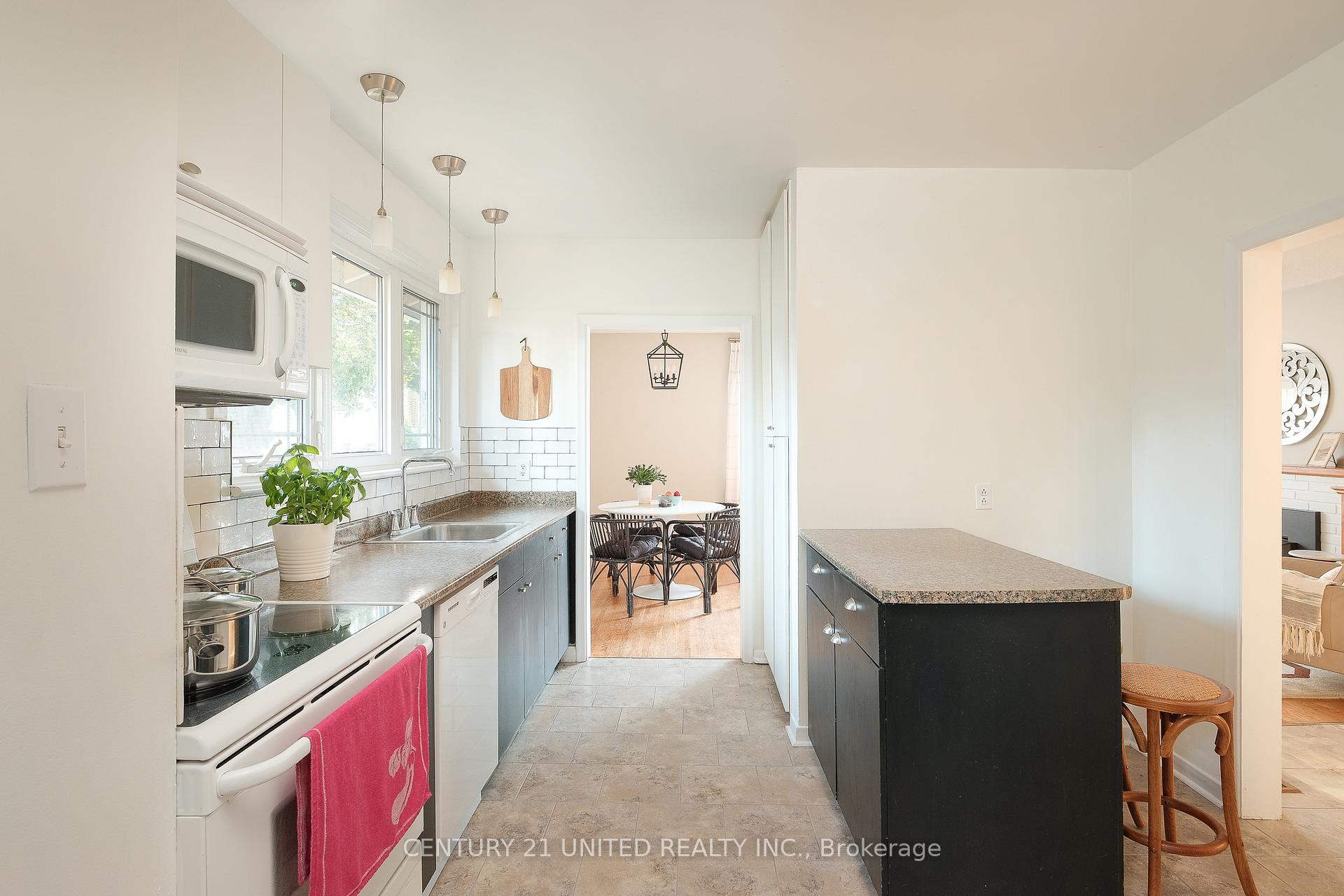Photo 9 of 1518 Westbrook Drive, Peterborough, Monaghan Ward 2 — HOMEH