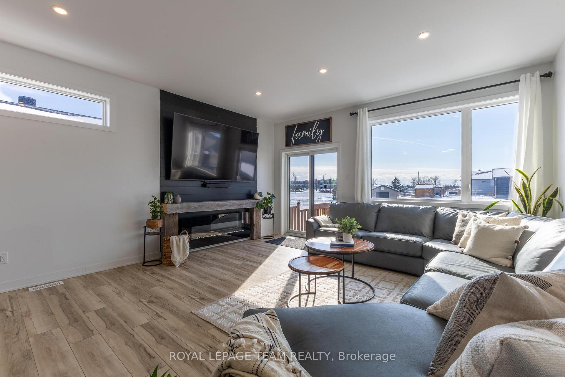Photo 7 of 178 Tom Gavinski Street, Arnprior — HOMEH