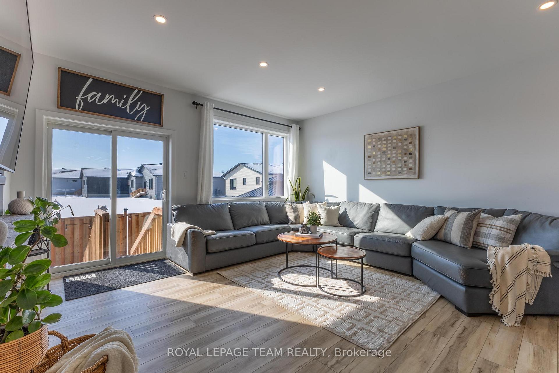 Photo 8 of 178 Tom Gavinski Street, Arnprior — HOMEH