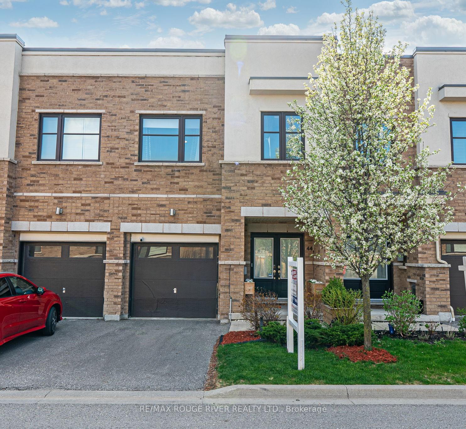Front of 44 Jerseyville Way