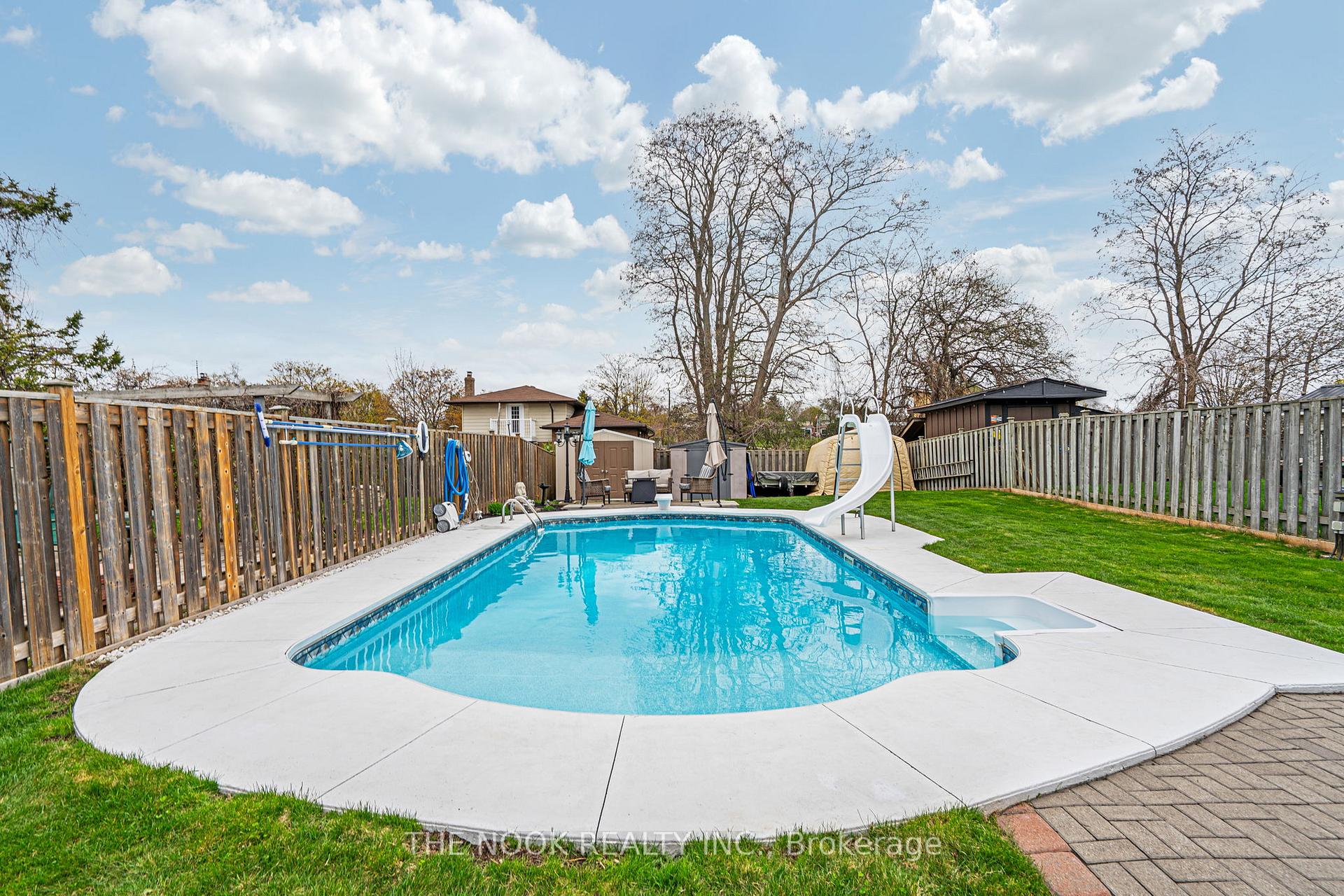 Photo 38 of 541 Laval Street, Oshawa, Vanier — HOMEH