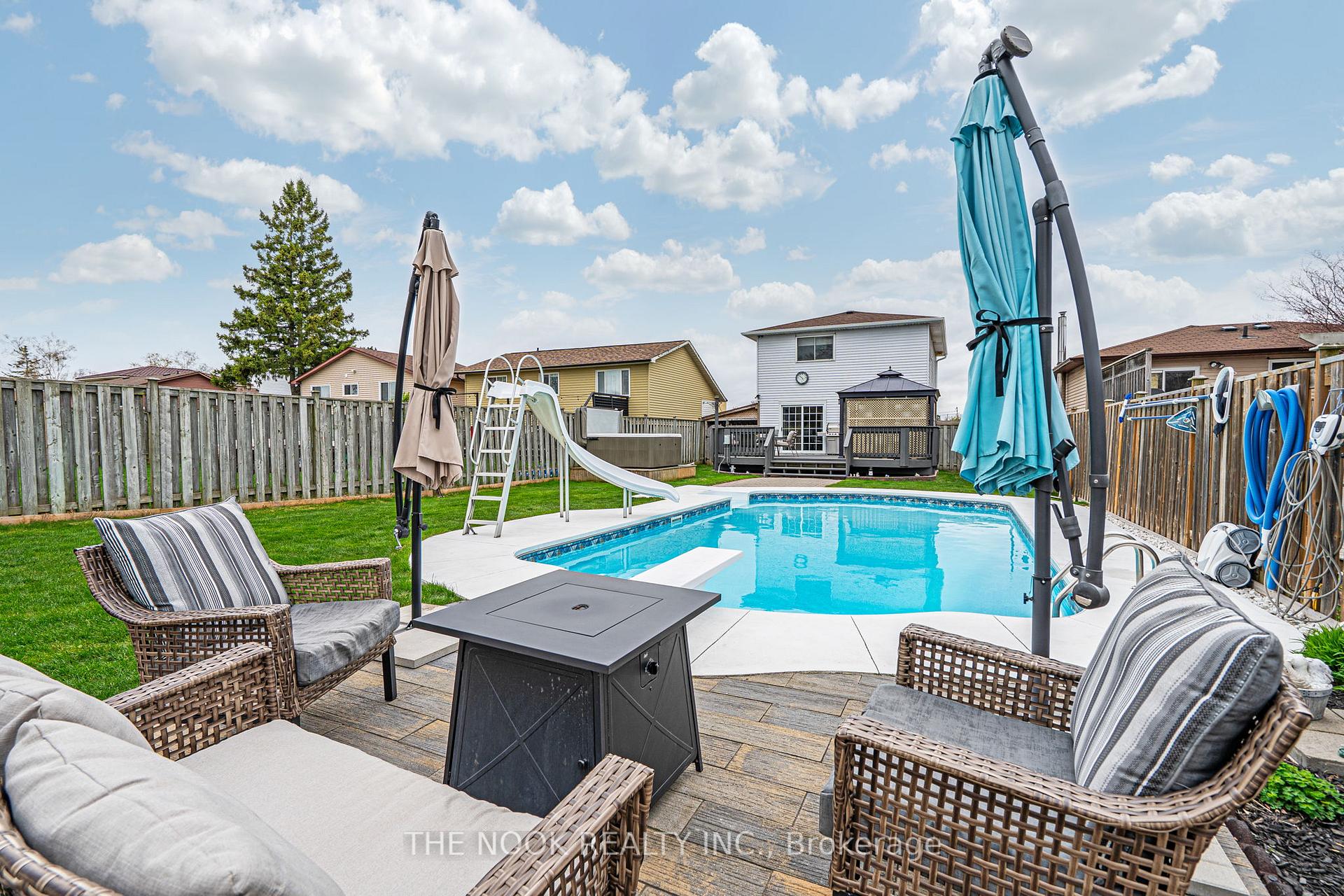 Photo 43 of 541 Laval Street, Oshawa, Vanier — HOMEH