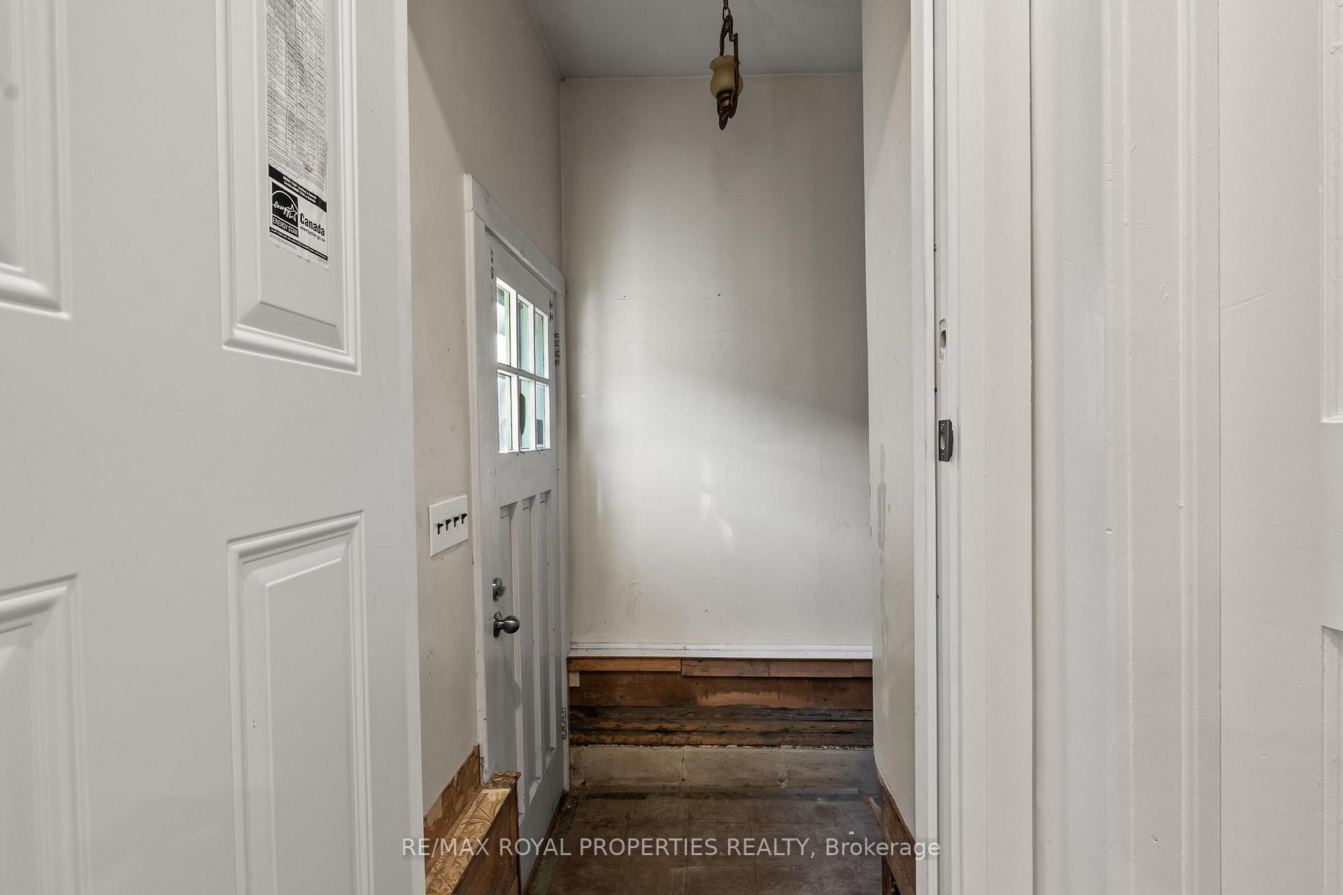 Photo 5 of 624 Marksbury Road, Pickering, West Shore — HOMEH
