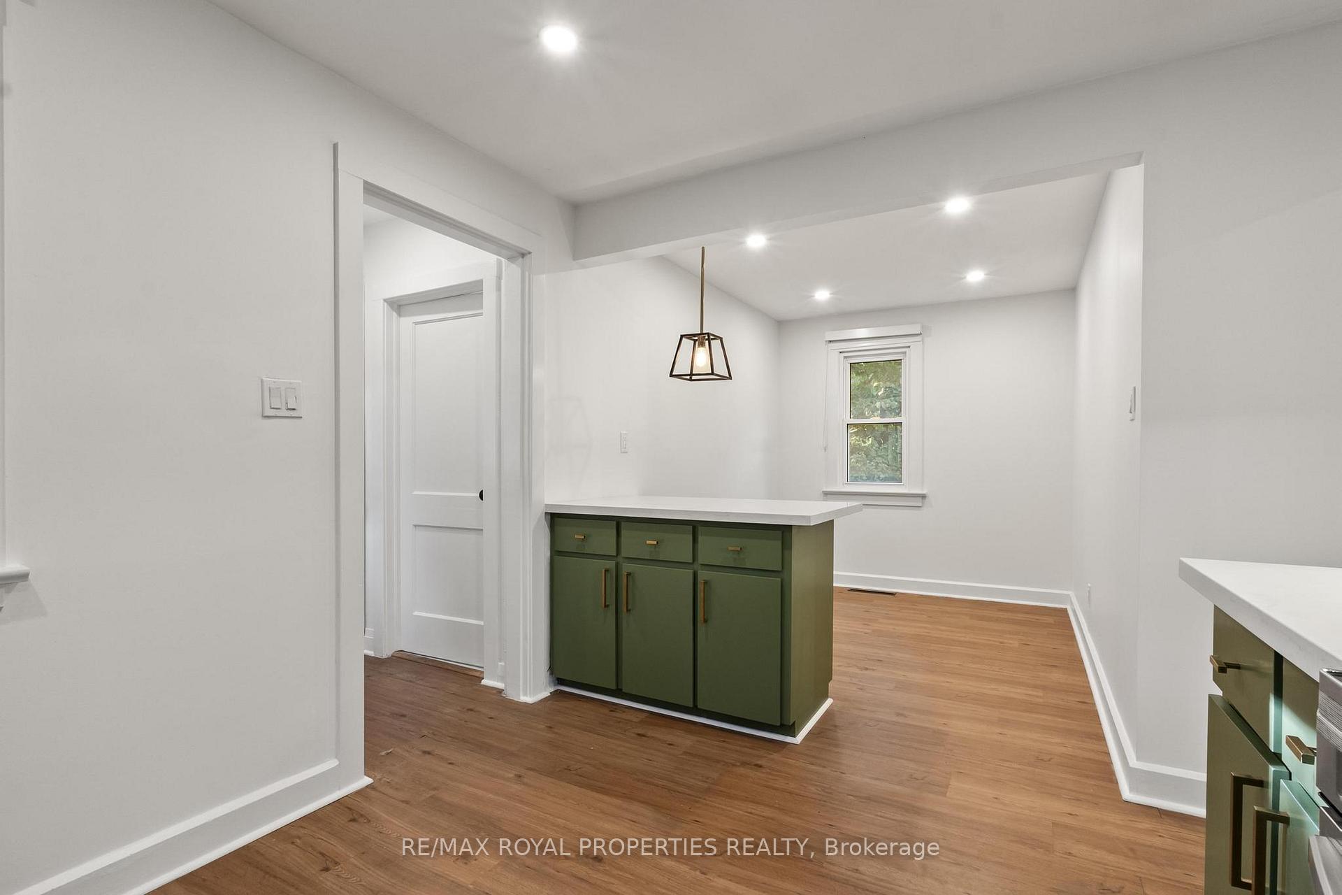 Photo 10 of 624 Marksbury Road, Pickering, West Shore — HOMEH