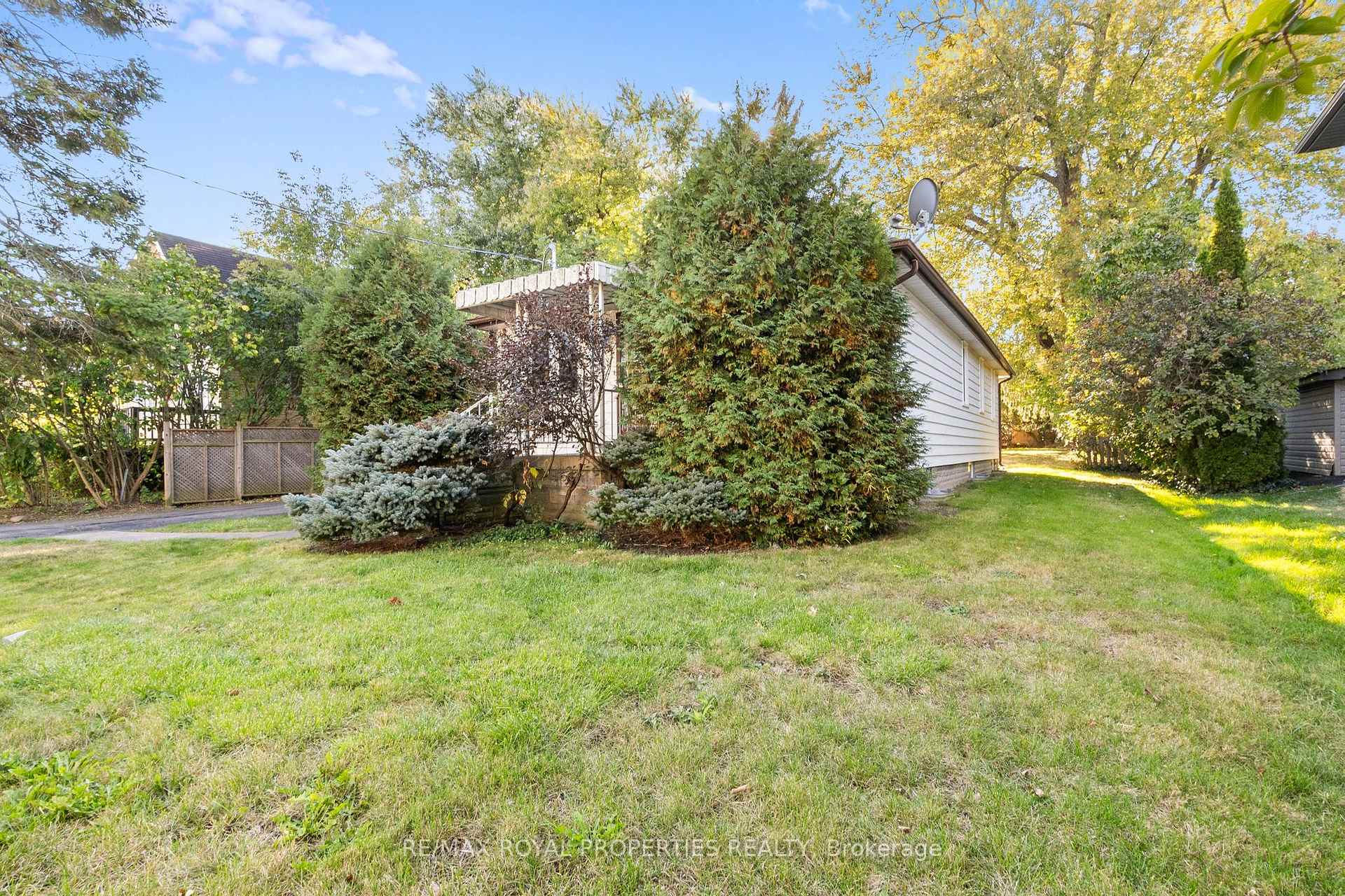 Photo 36 of 624 Marksbury Road, Pickering, West Shore — HOMEH