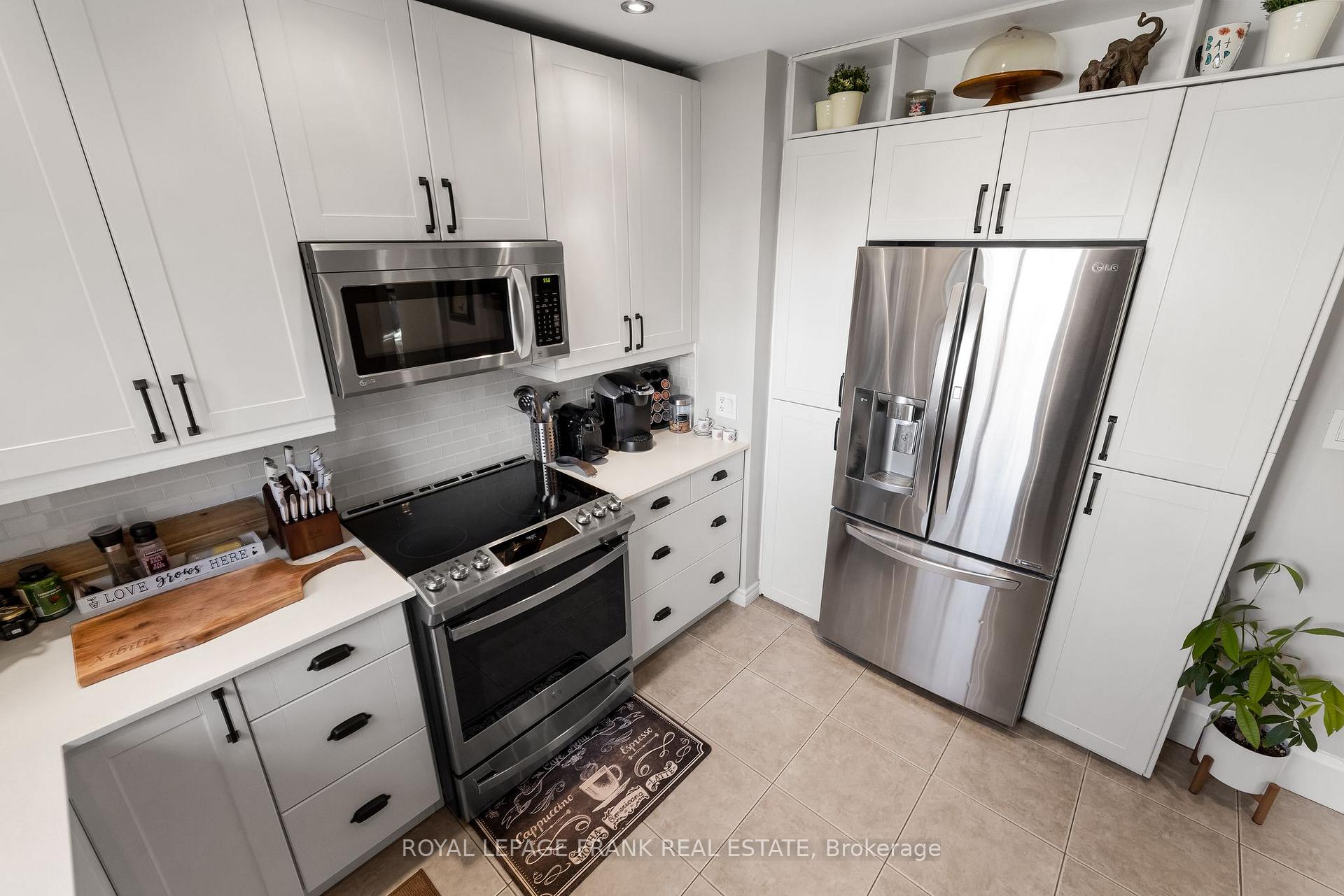 Photo 19 of 308 Leslie Street, Oshawa, O'Neill — HOMEH
