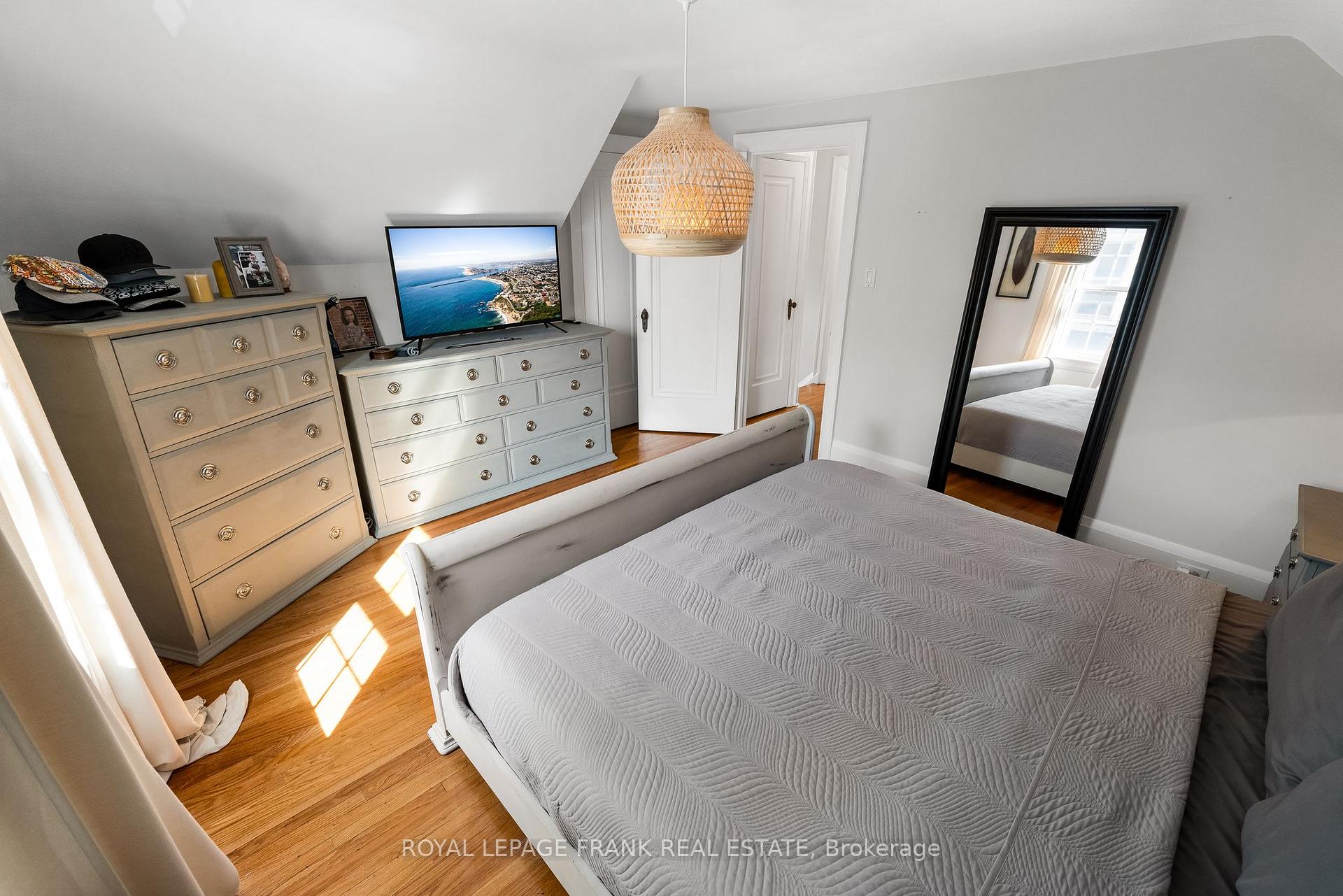 Photo 23 of 308 Leslie Street, Oshawa, O'Neill — HOMEH