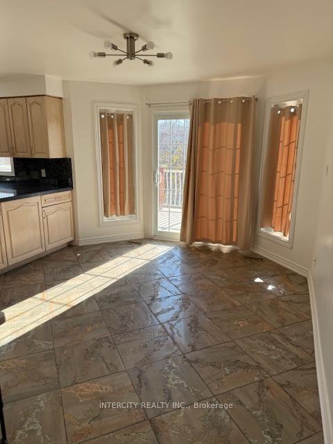 Photo 6 of 99 Clover Leaf Street, Vaughan, East Woodbridge — HOMEH