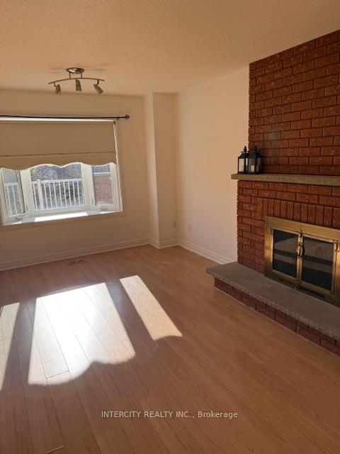 Photo 7 of 99 Clover Leaf Street, Vaughan, East Woodbridge — HOMEH
