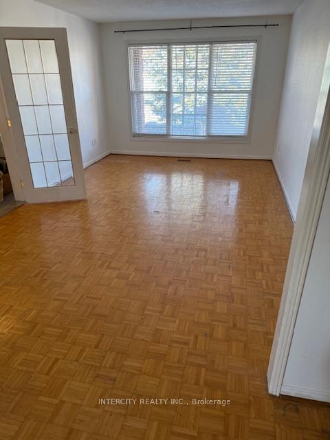 Photo 10 of 99 Clover Leaf Street, Vaughan, East Woodbridge — HOMEH