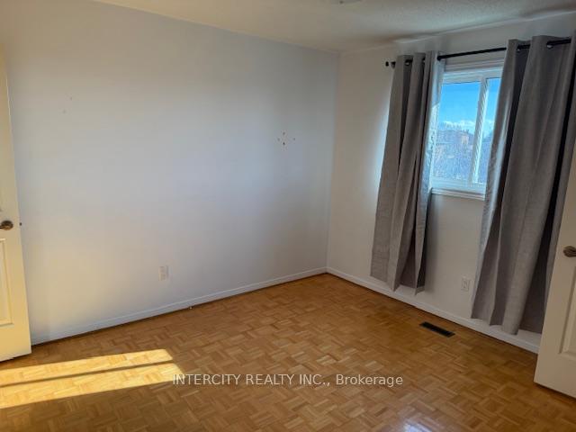 Photo 22 of 99 Clover Leaf Street, Vaughan, East Woodbridge — HOMEH