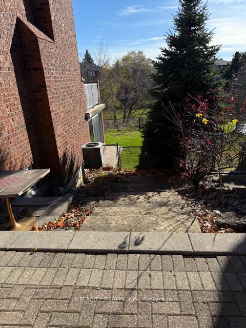 Photo 38 of 99 Clover Leaf Street, Vaughan, East Woodbridge — HOMEH
