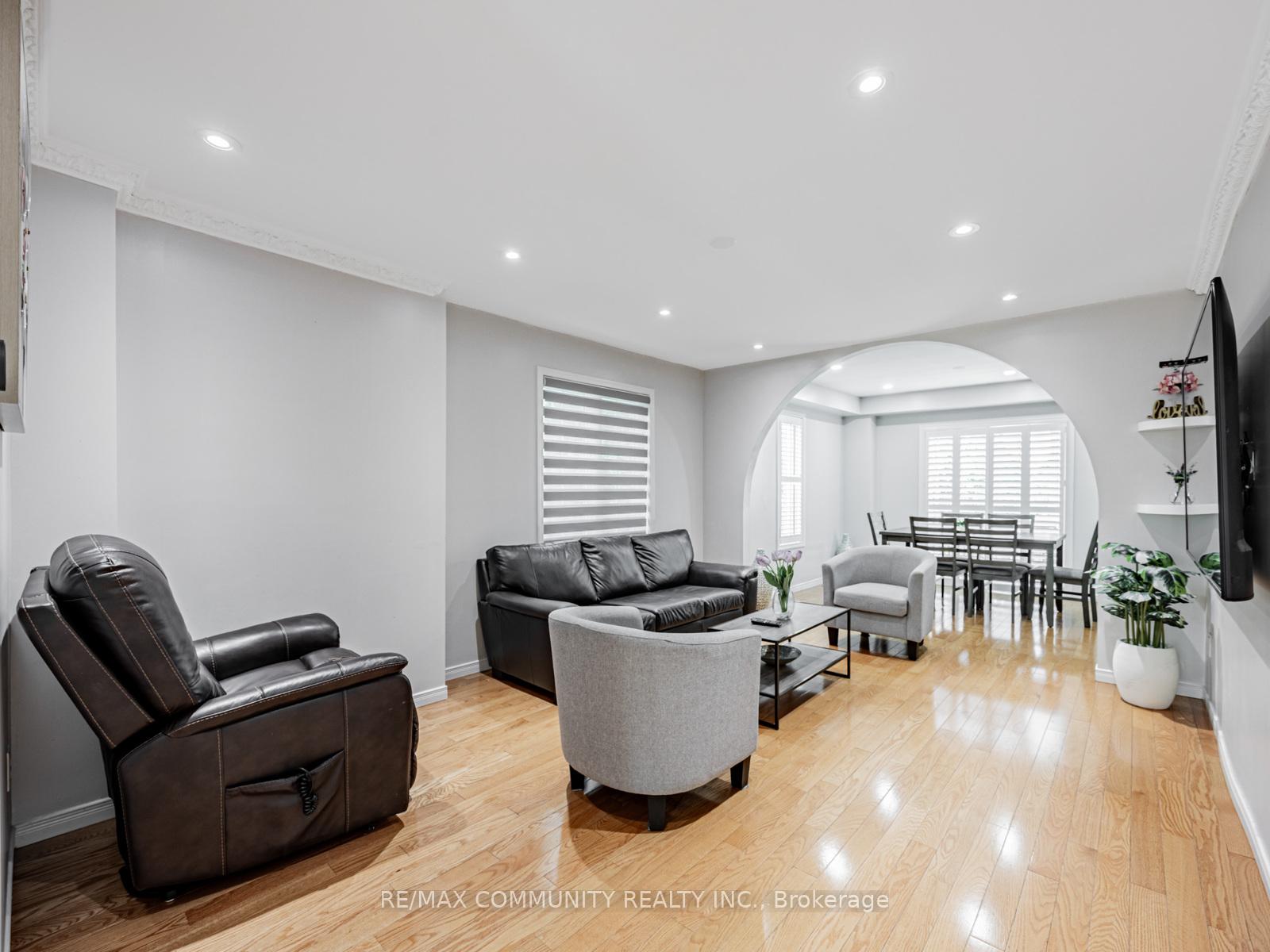 Photo 4 of 9 Camill Avenue, Ajax, Northeast Ajax — HOMEH