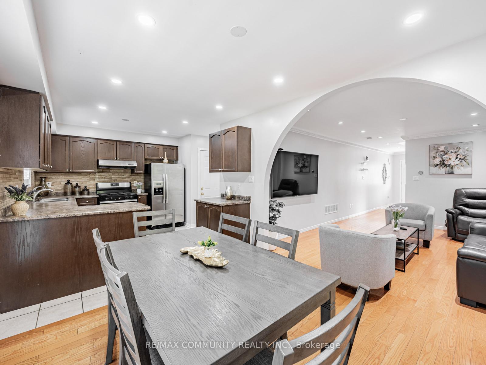 Photo 10 of 9 Camill Avenue, Ajax, Northeast Ajax — HOMEH