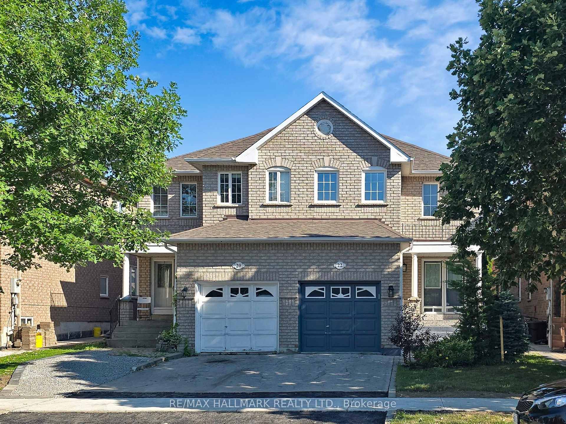 Front of 22 Laura Sabrina Drive N