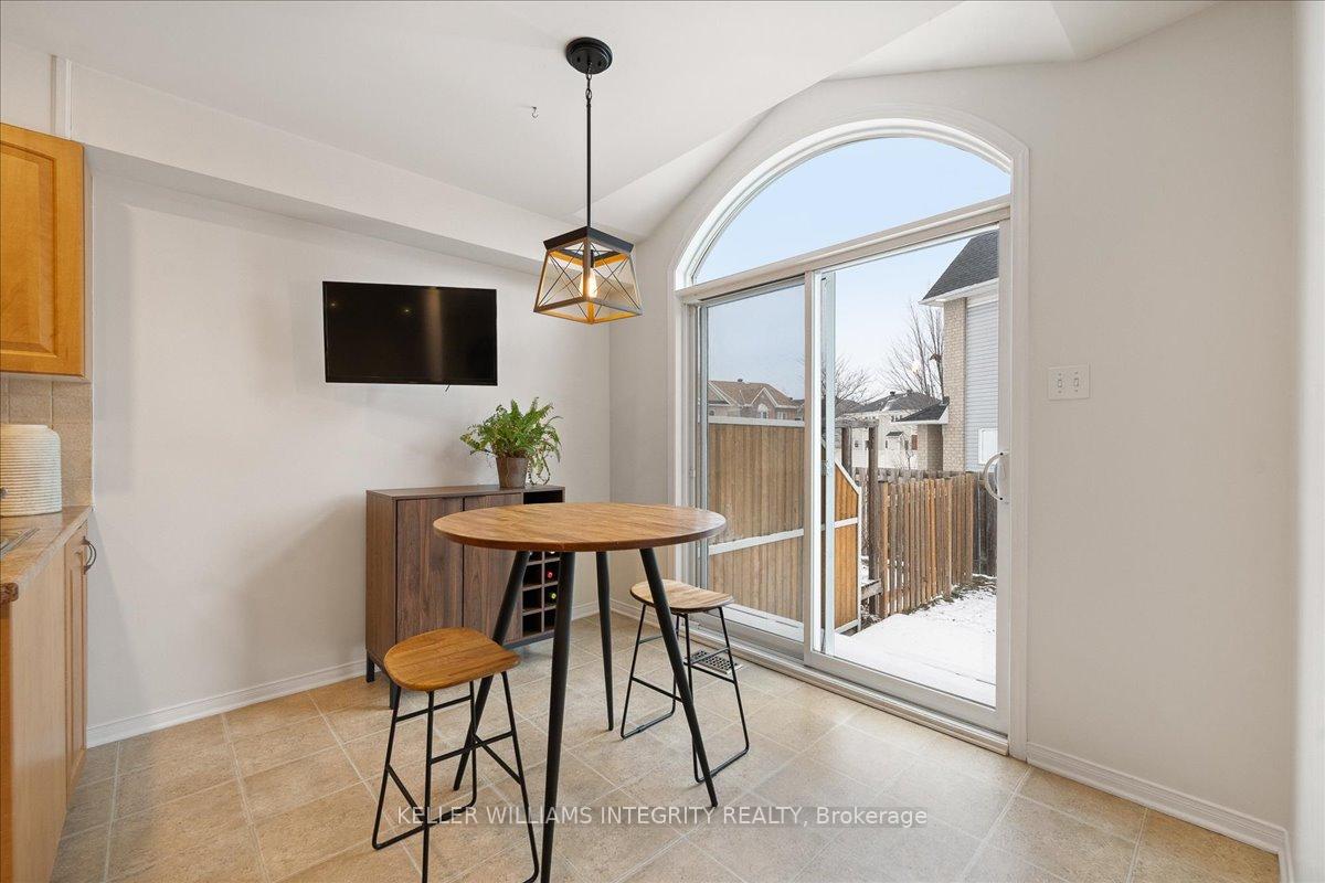 Photo 13 of 2023 Boisfranc Circle, Ottawa, Avalon East — HOMEH