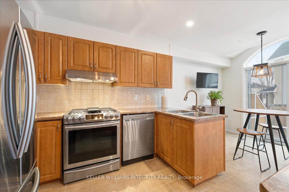 Photo 17 of 2023 Boisfranc Circle, Ottawa, Avalon East — HOMEH