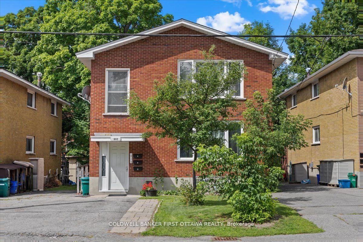 Front of 902 Watson Street
