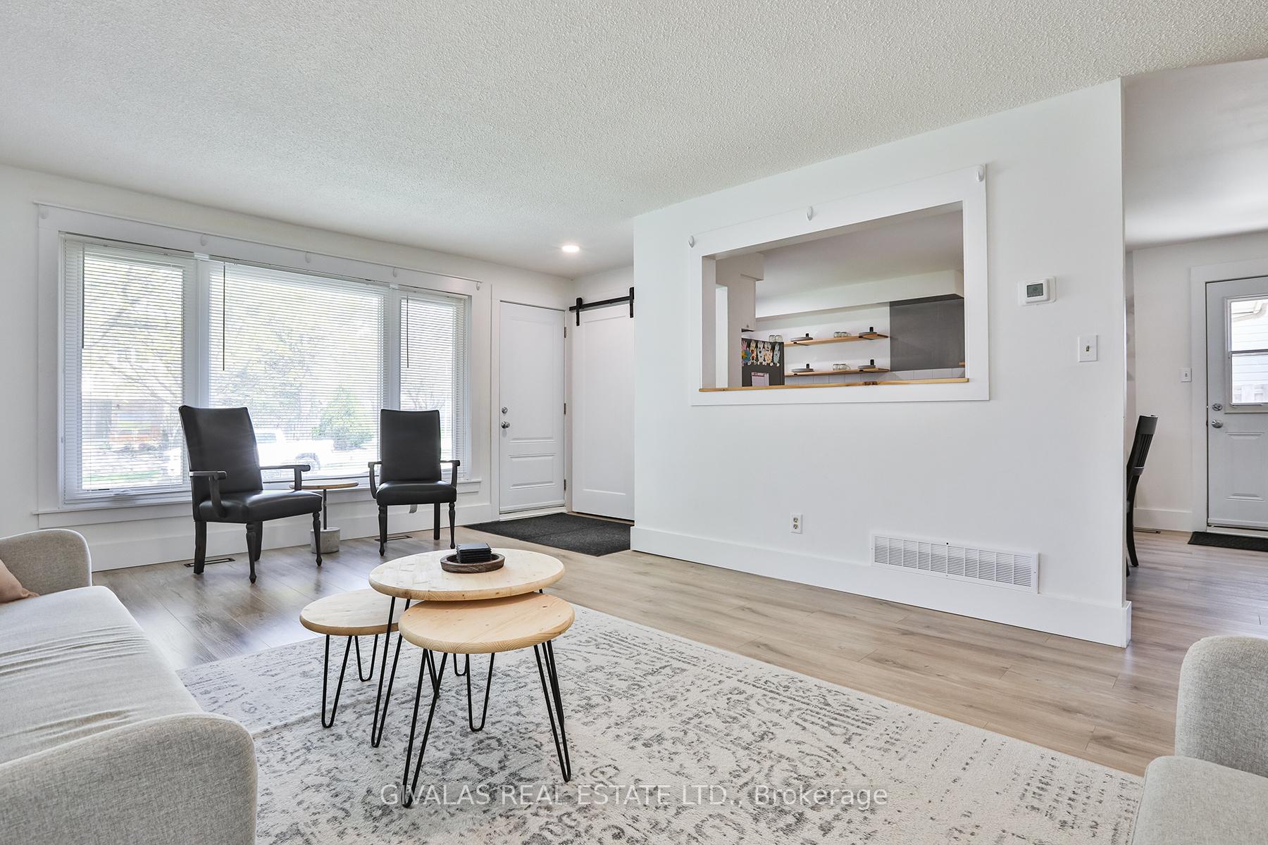 Photo 5 of 574 Bradley Drive, Whitby, Pringle Creek — HOMEH