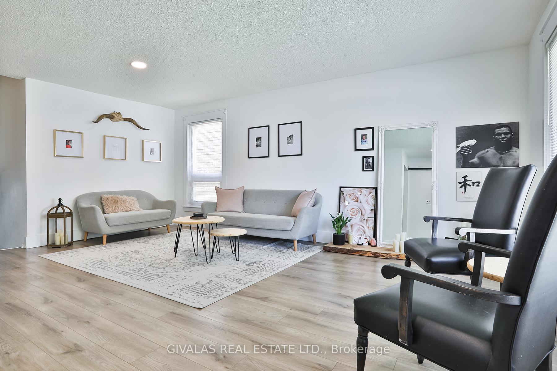 Photo 7 of 574 Bradley Drive, Whitby, Pringle Creek — HOMEH