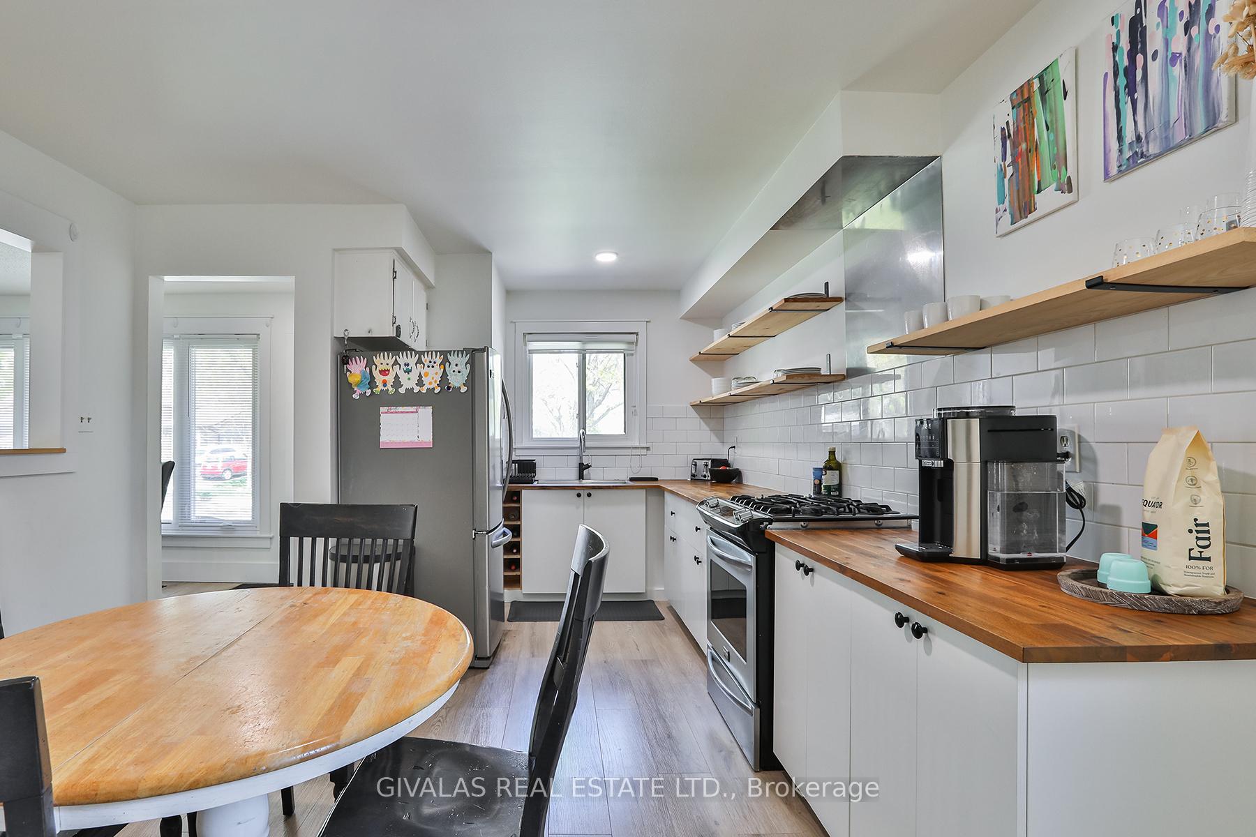 Photo 10 of 574 Bradley Drive, Whitby, Pringle Creek — HOMEH
